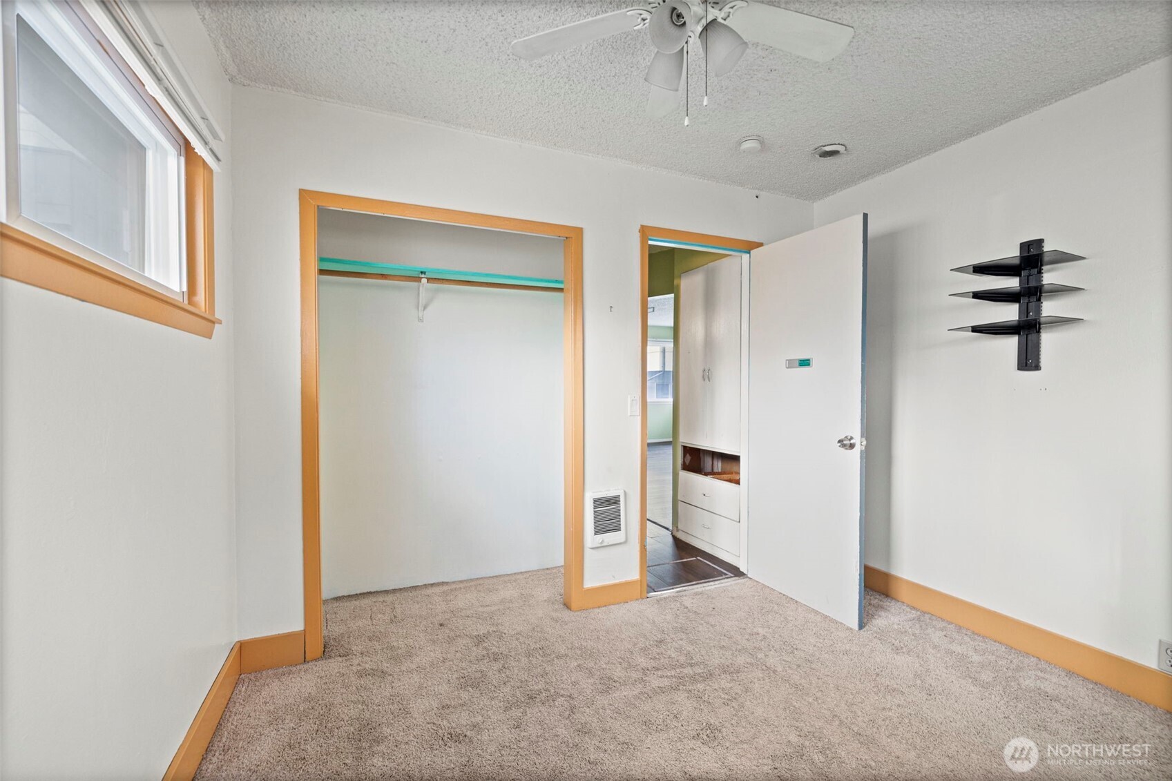 6666 Carleton Avenue S, Seattle, WA 98108-3531