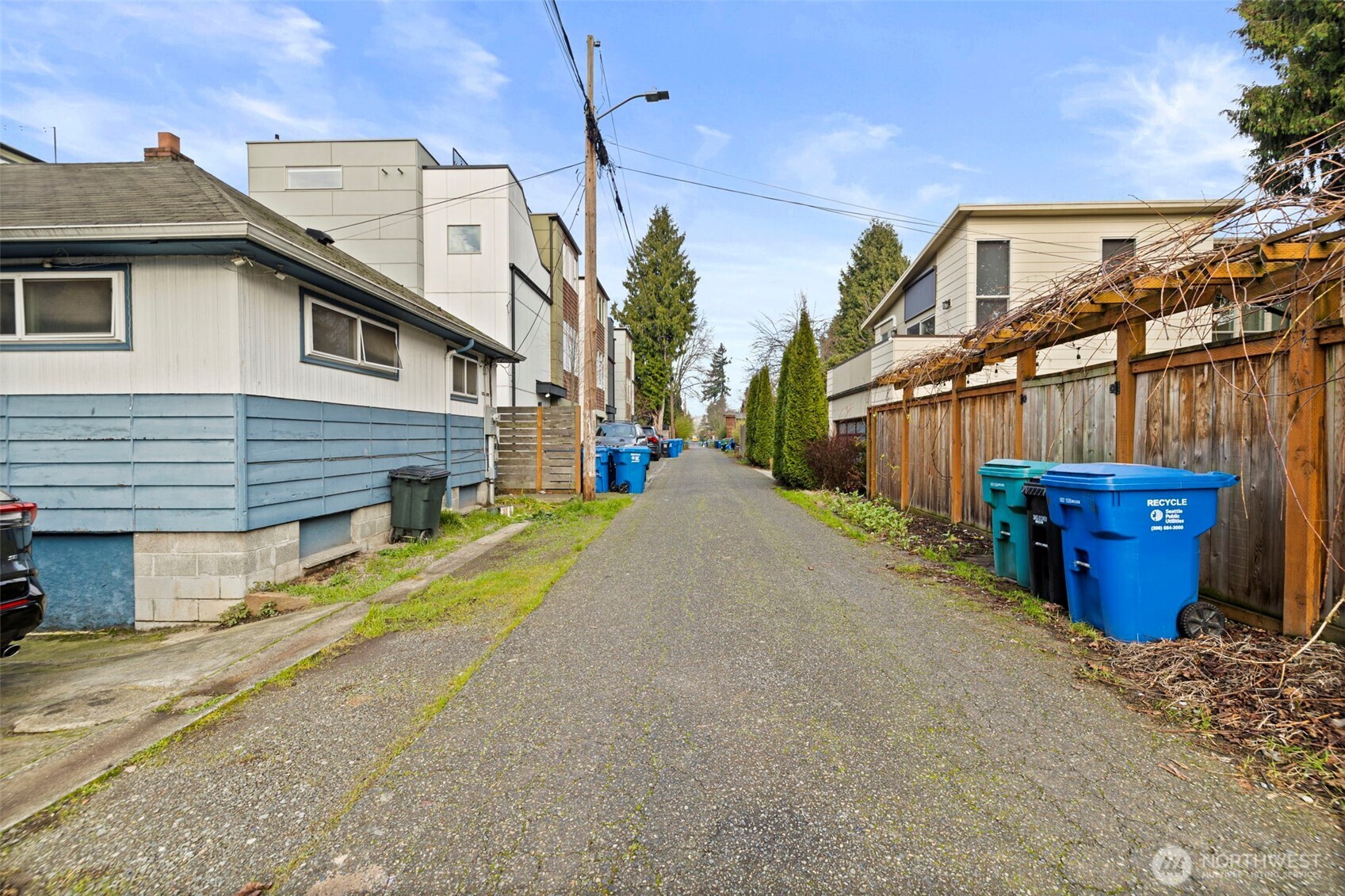 6666 Carleton Avenue S, Seattle, WA 98108-3531