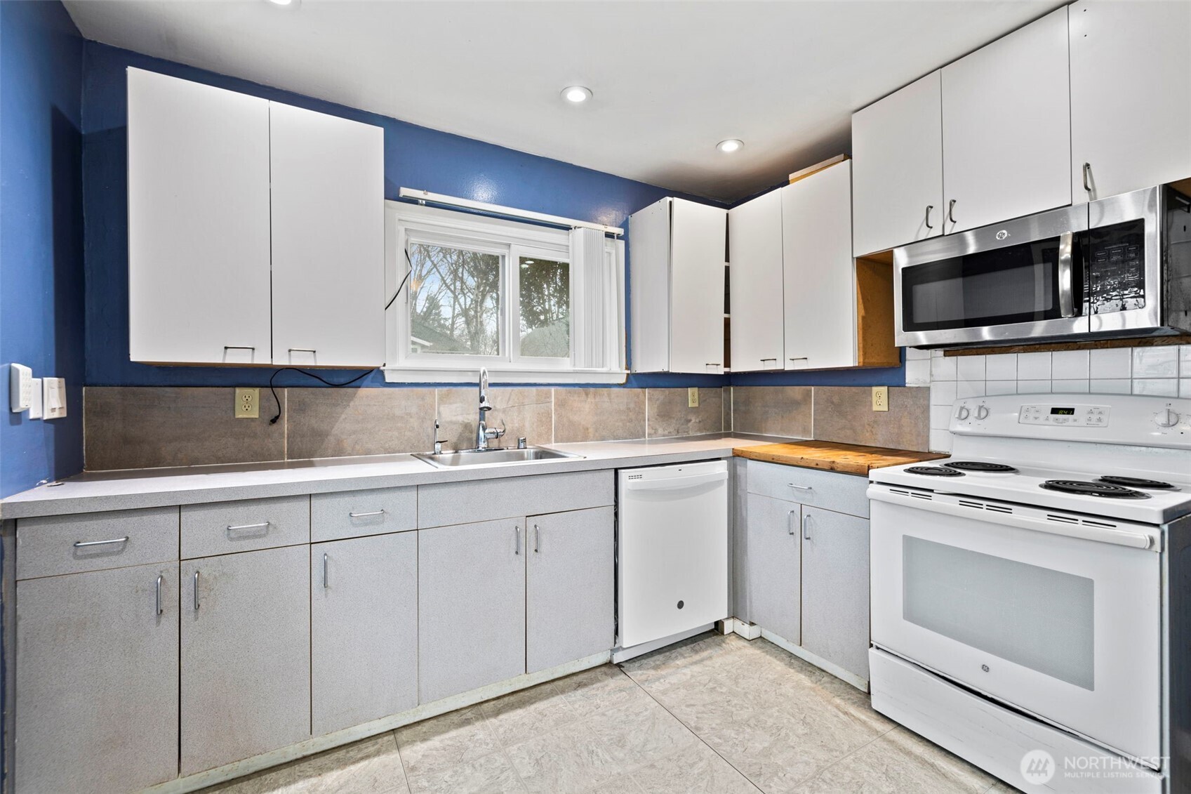 6666 Carleton Avenue S, Seattle, WA 98108-3531