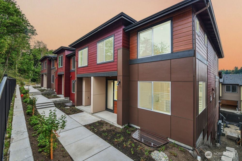 13216 NE 127th Court #A, Kirkland, WA 98034