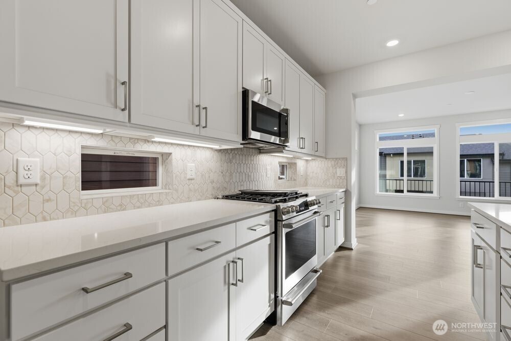 13210 NE 127th Way #E, Kirkland, WA 98034