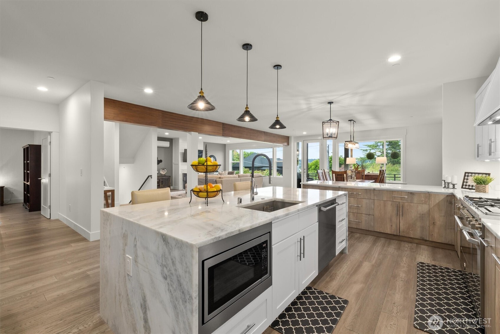 6921 55th Avenue S, Seattle, WA 98118-3411