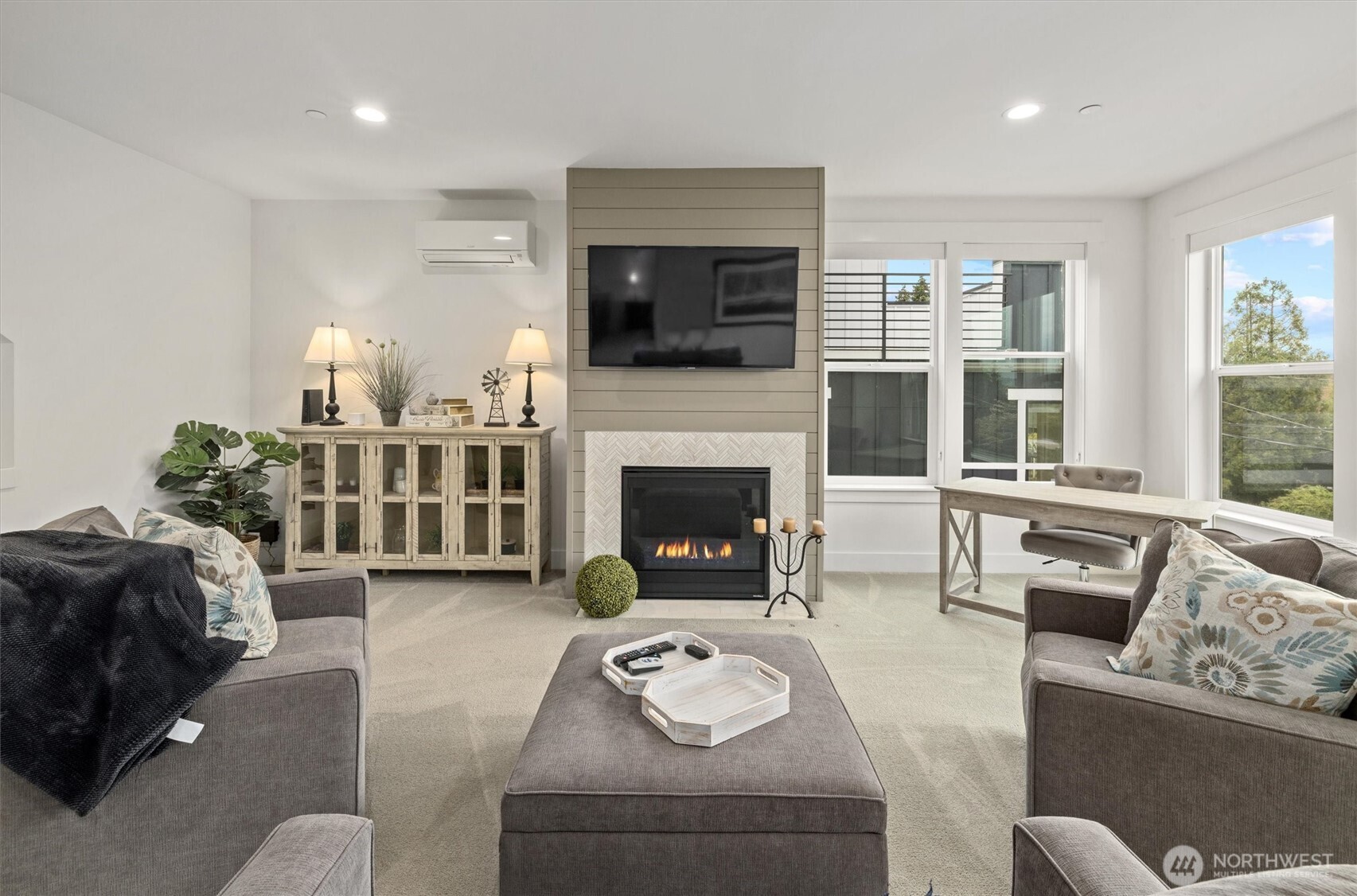 6921 55th Avenue S, Seattle, WA 98118-3411