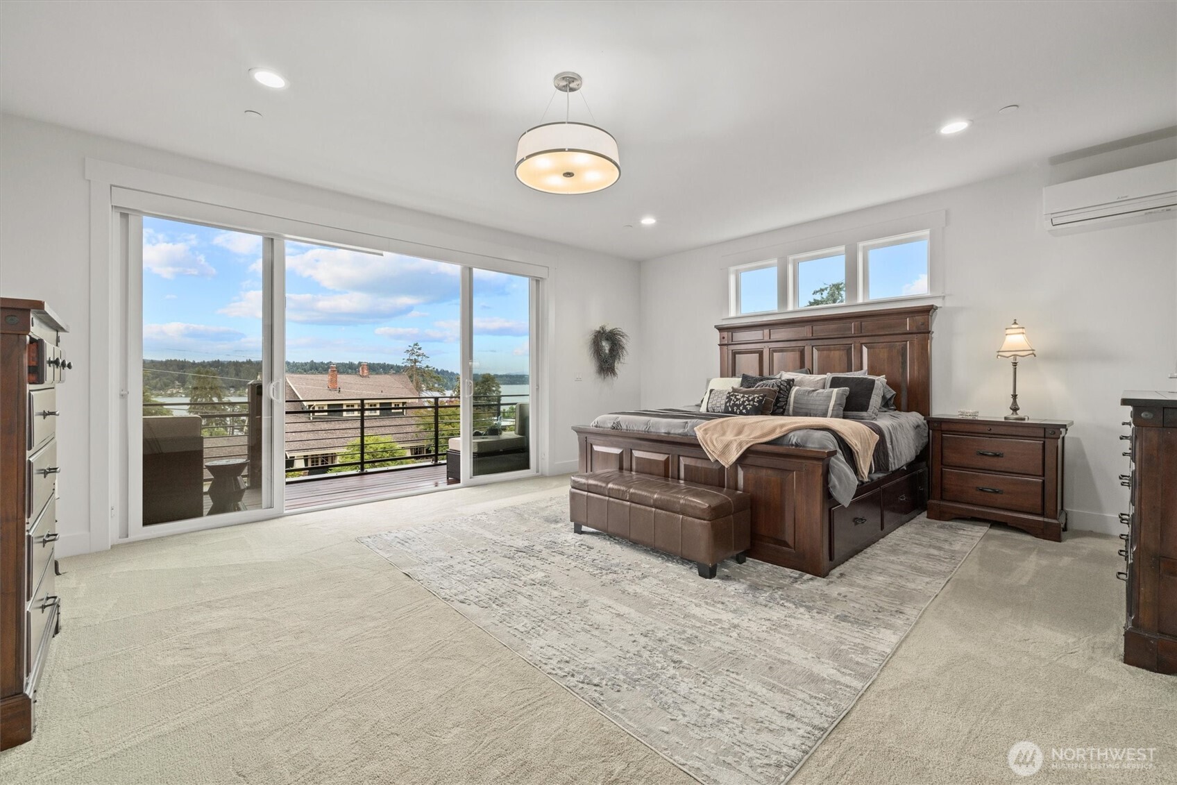 6921 55th Avenue S, Seattle, WA 98118-3411