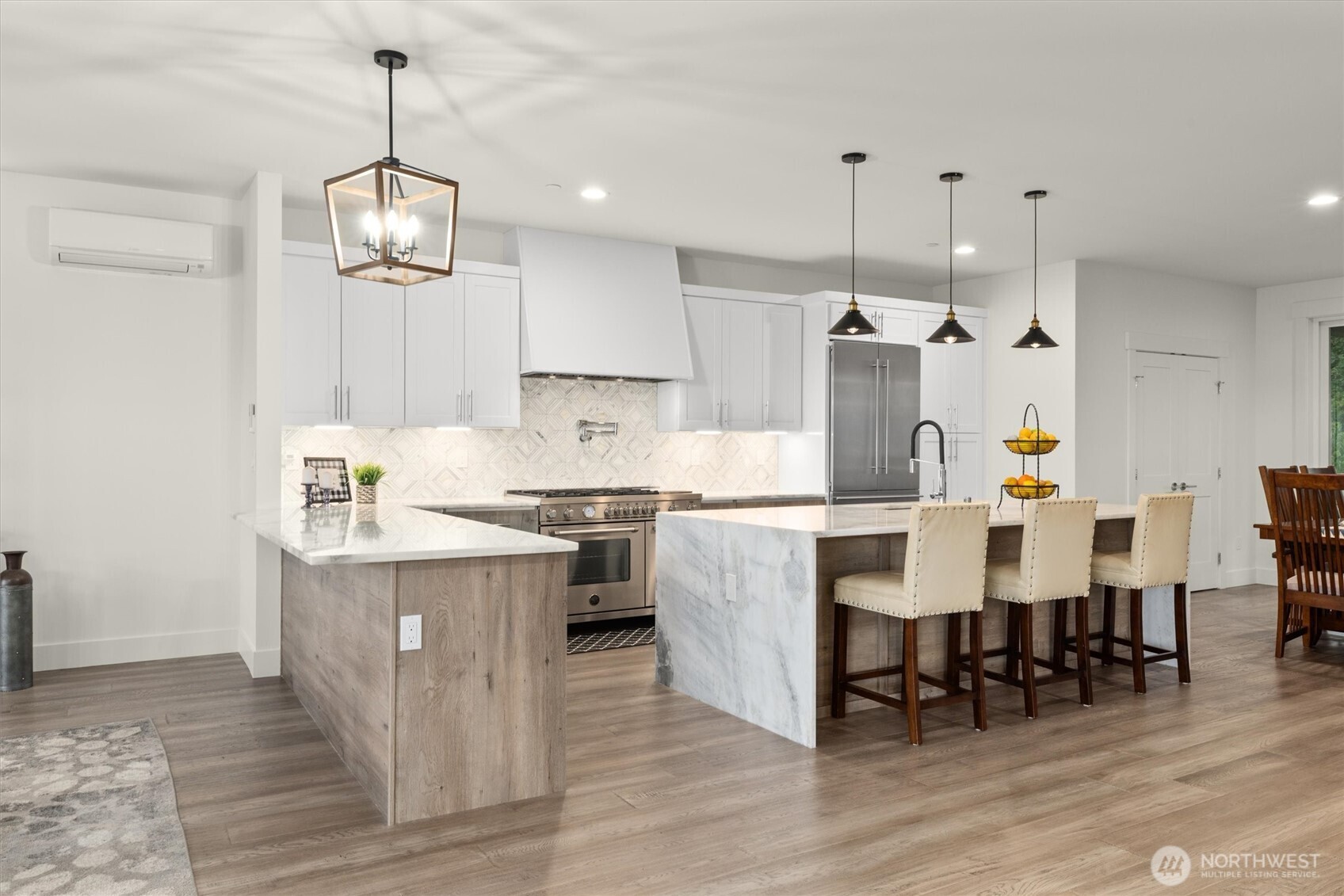 6921 55th Avenue S, Seattle, WA 98118-3411