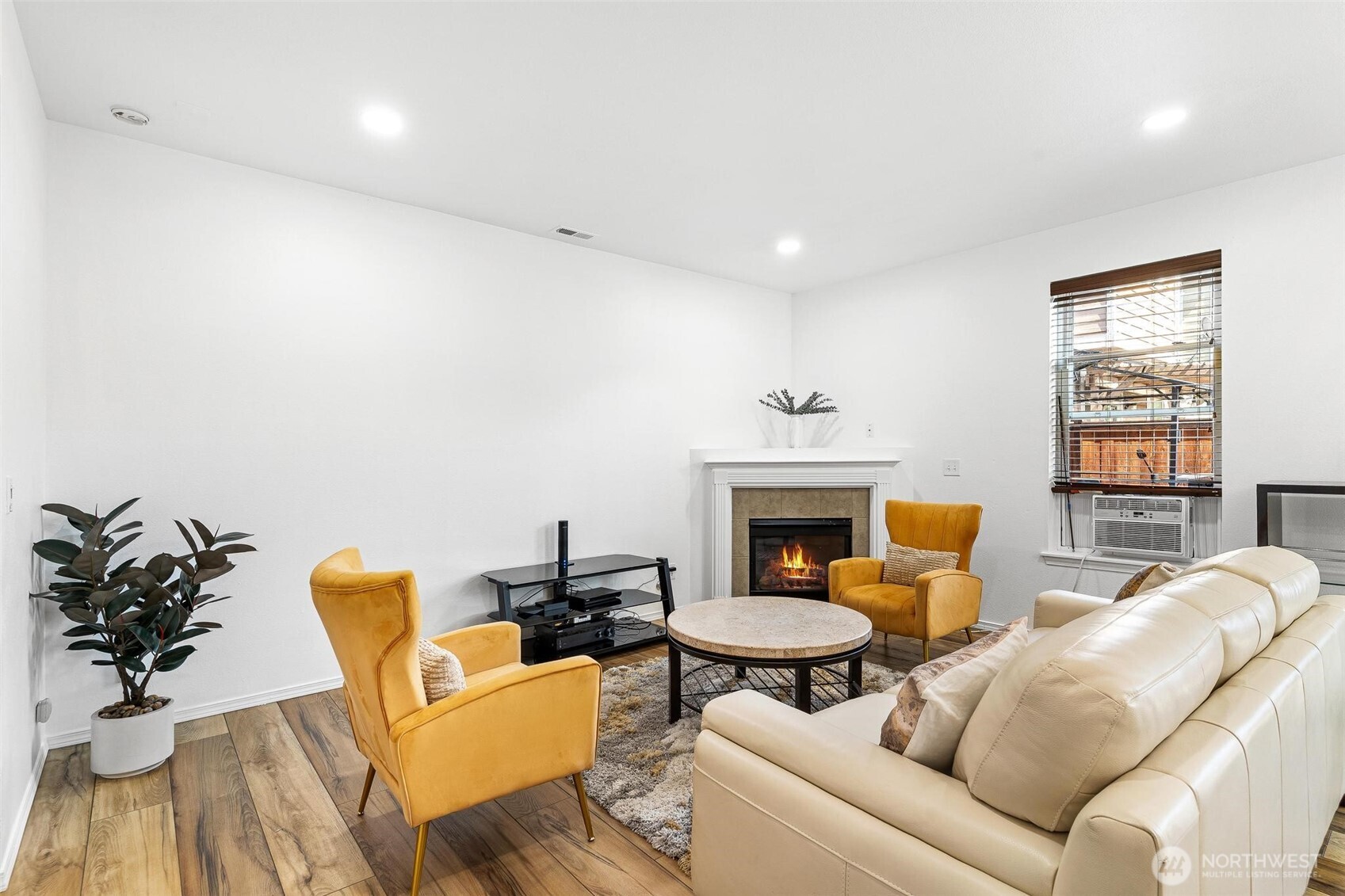 11415 6th Avenue E , Tacoma, WA 98445