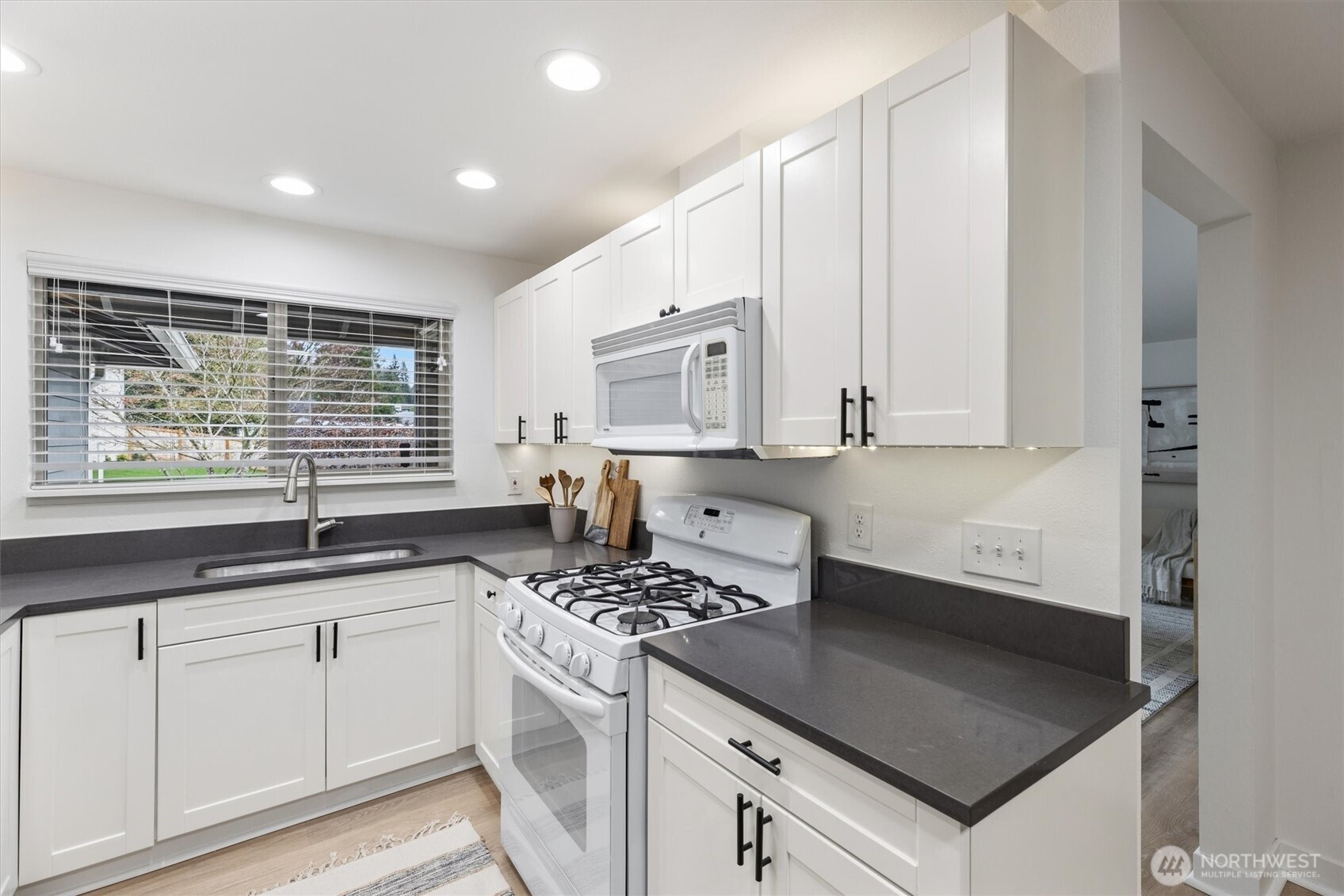 10009 161st Avenue NE, Redmond, WA 98052