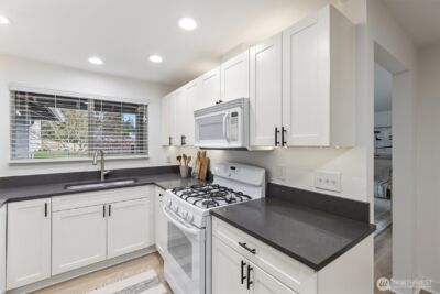 10009 161st Avenue NE, Redmond, WA 98052 - Photo 9