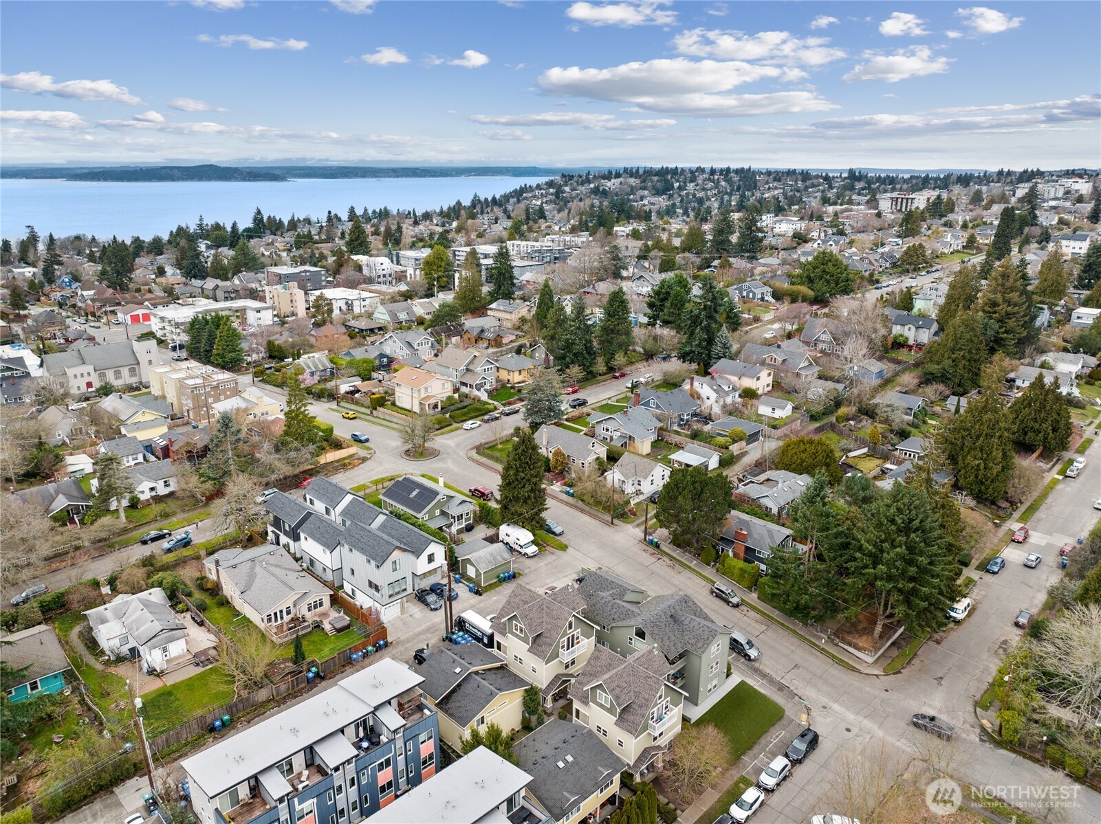 5907 40th Avenue SW #B, Seattle, WA 98136