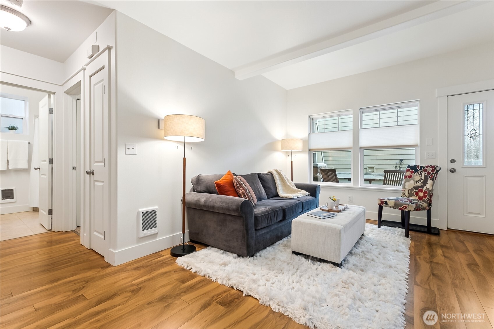 5907 40th Avenue SW #B, Seattle, WA 98136