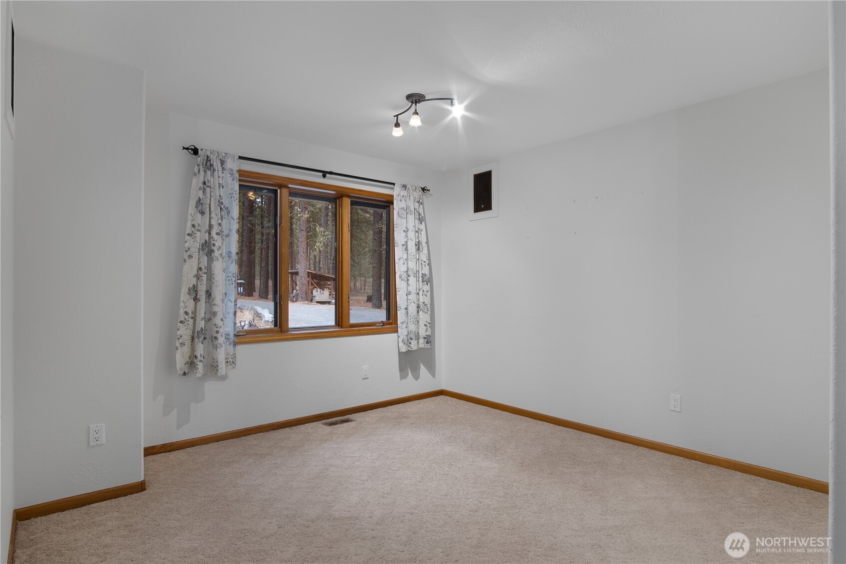 2378 Eagle River Way , Kettle Falls, WA 99141