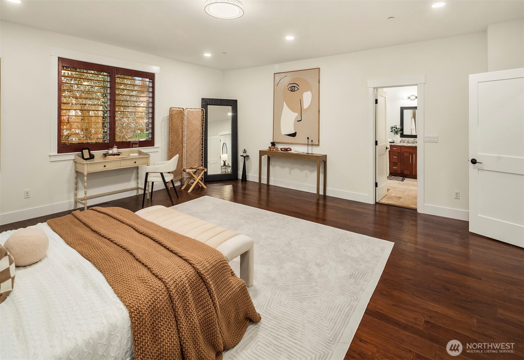 14424 SE 17th St , Bellevue, WA 98007