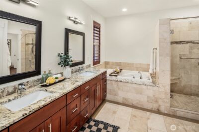 14424 SE 17th St , Bellevue, WA 98007 - Photo 33