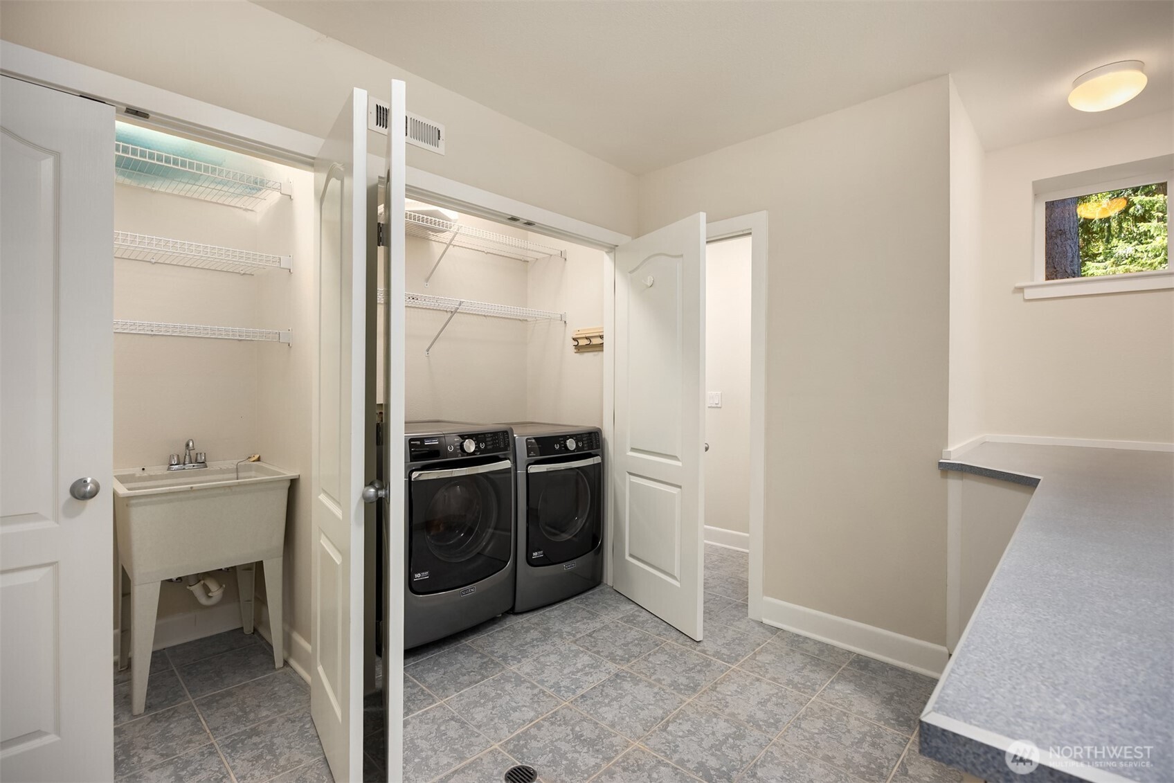 10668 NE Manor Lane , Bainbridge Island, WA 98110