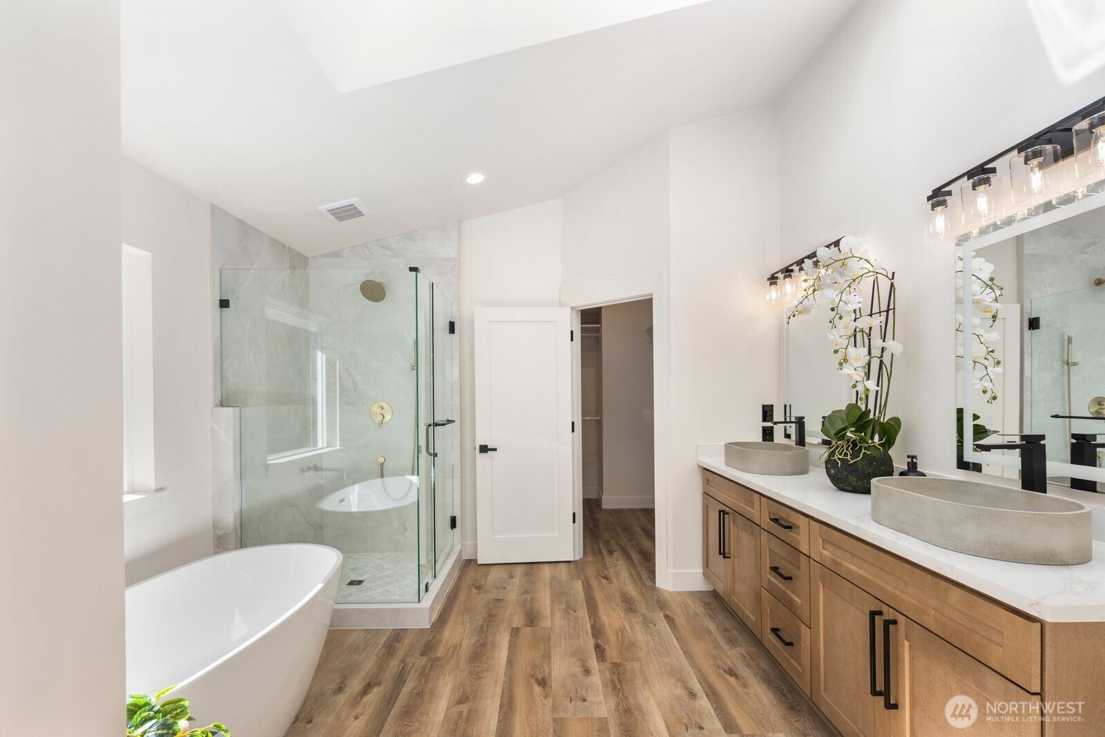 1174 SW Clevenger Lane , Port Orchard, WA 98367