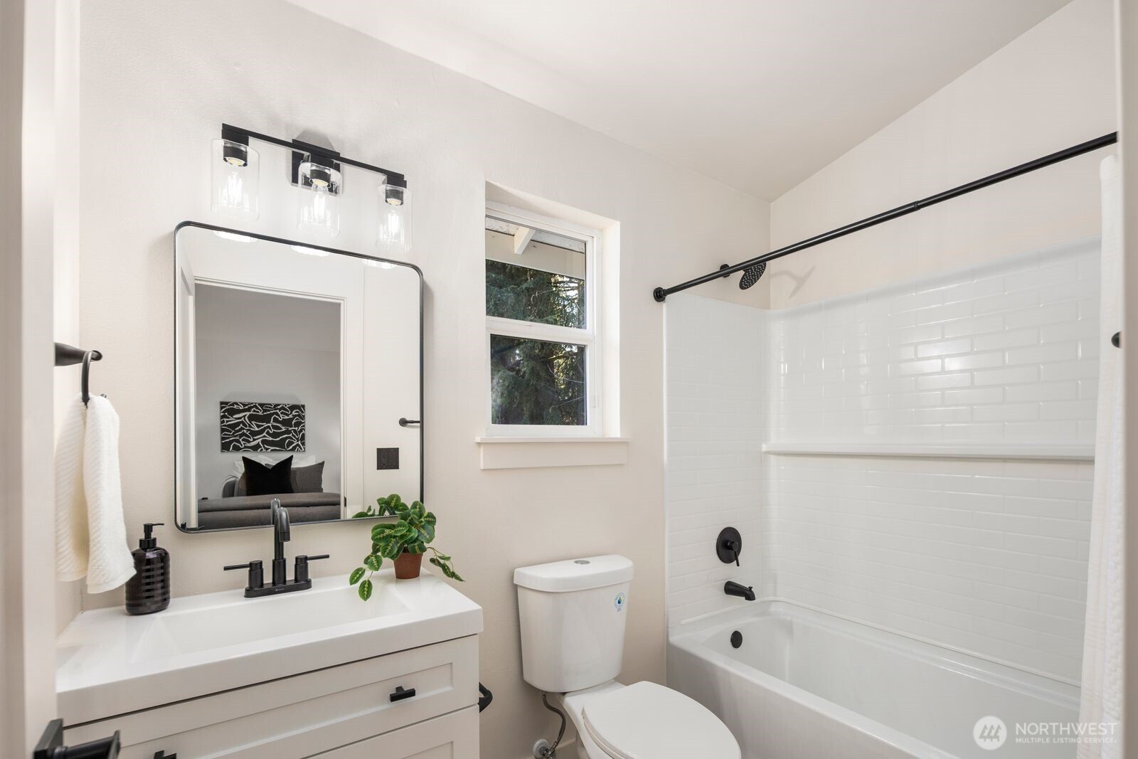 1174 SW Clevenger Lane , Port Orchard, WA 98367