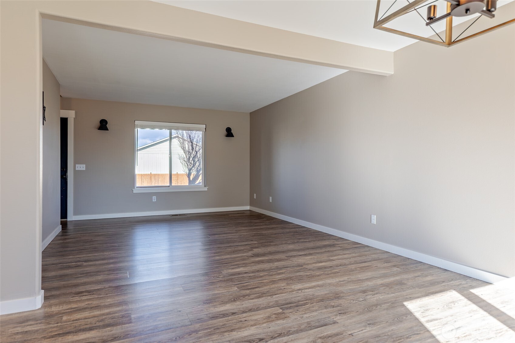 510 E Countryside Avenue , Ellensburg, WA 98926