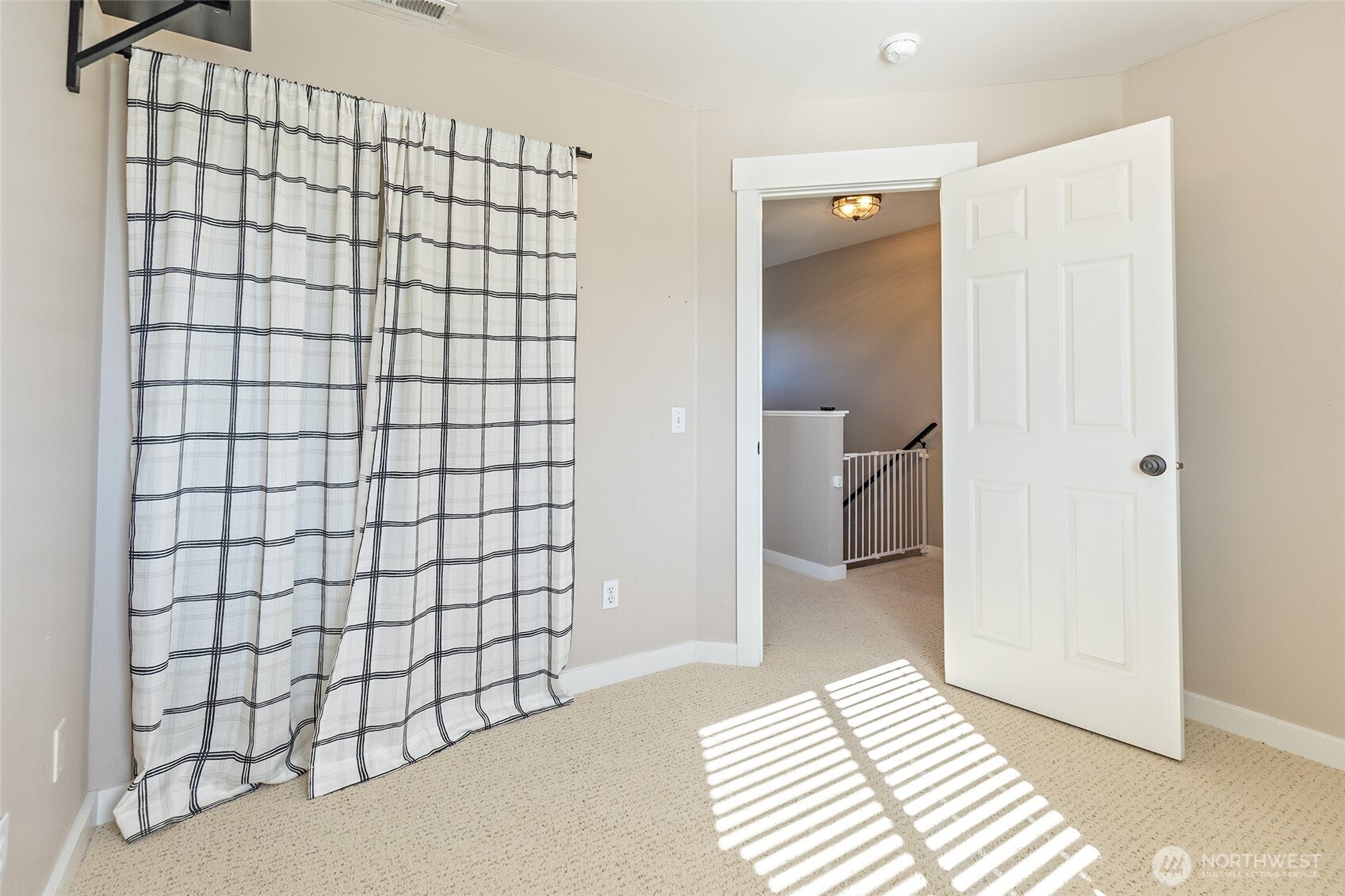 510 E Countryside Avenue , Ellensburg, WA 98926