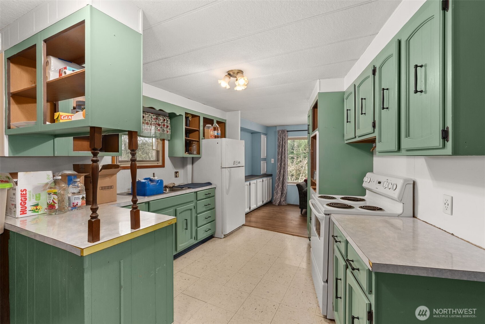 2700 Mallis Landing Road , Raymond, WA 98577