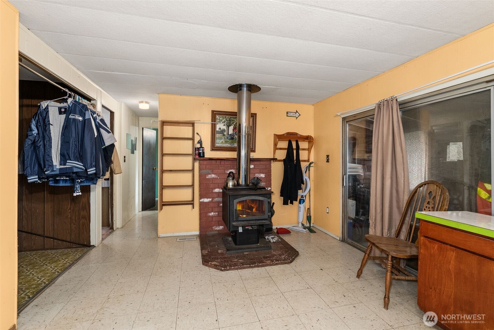 2700 Mallis Landing Road , Raymond, WA 98577