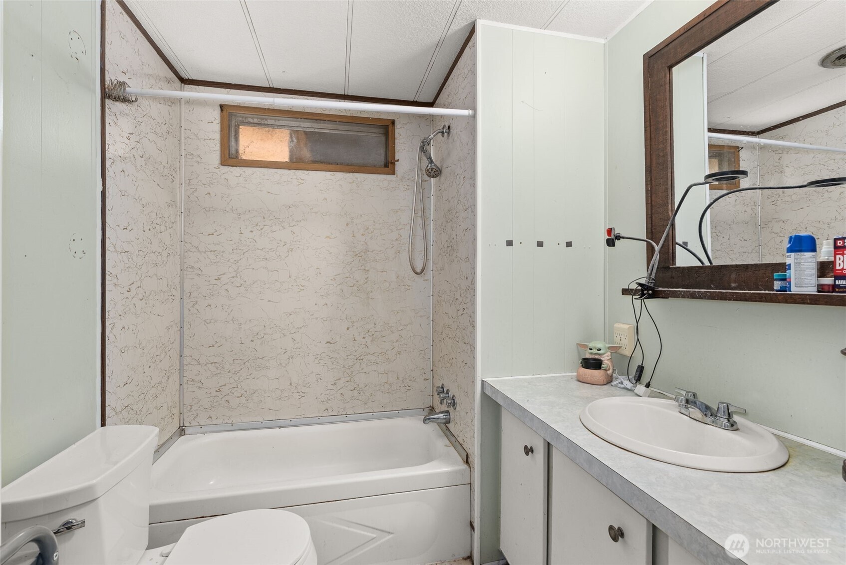 2700 Mallis Landing Road , Raymond, WA 98577