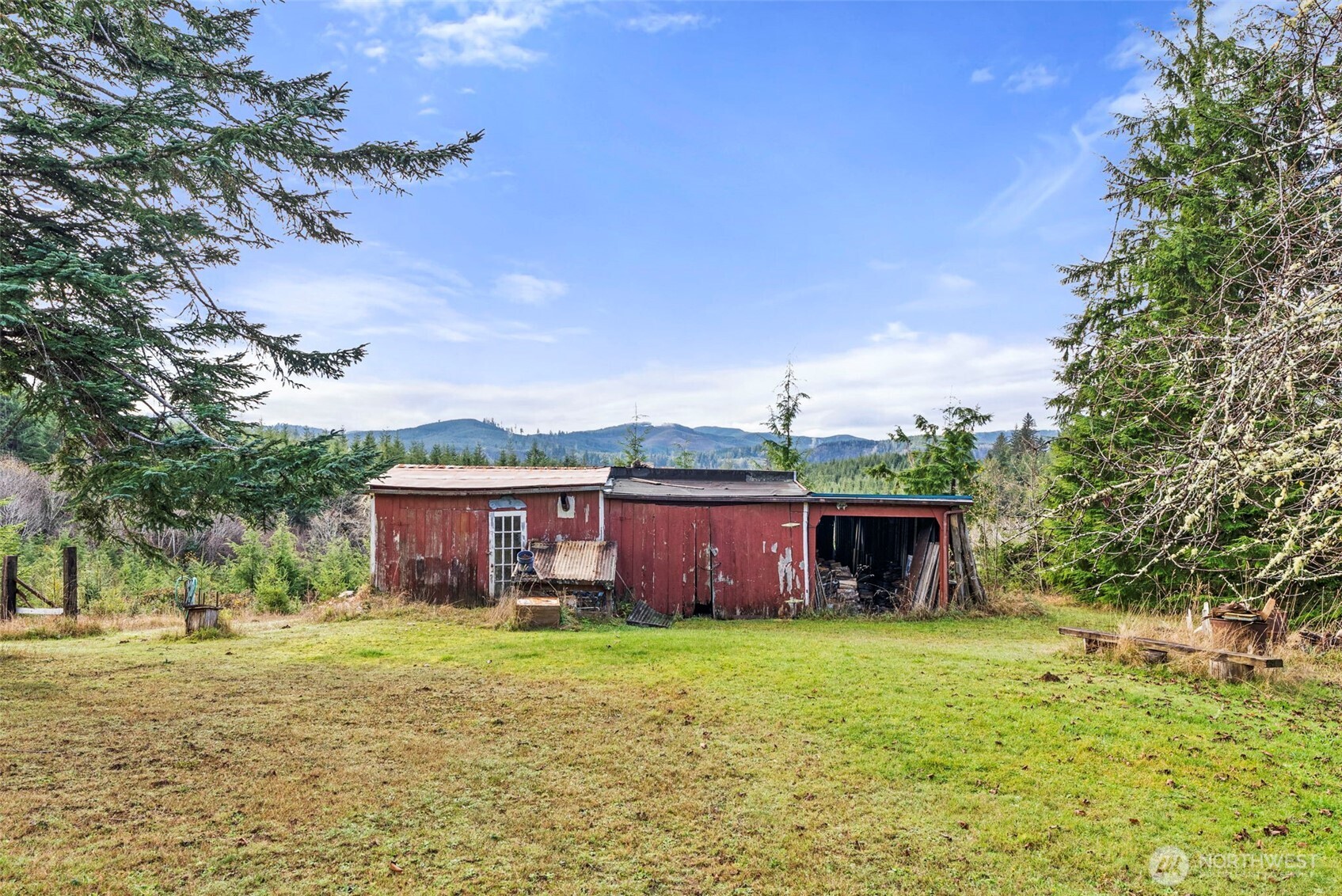 2700 Mallis Landing Road , Raymond, WA 98577