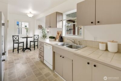 920 N 102nd Street , Seattle, WA 98133 - Photo 12