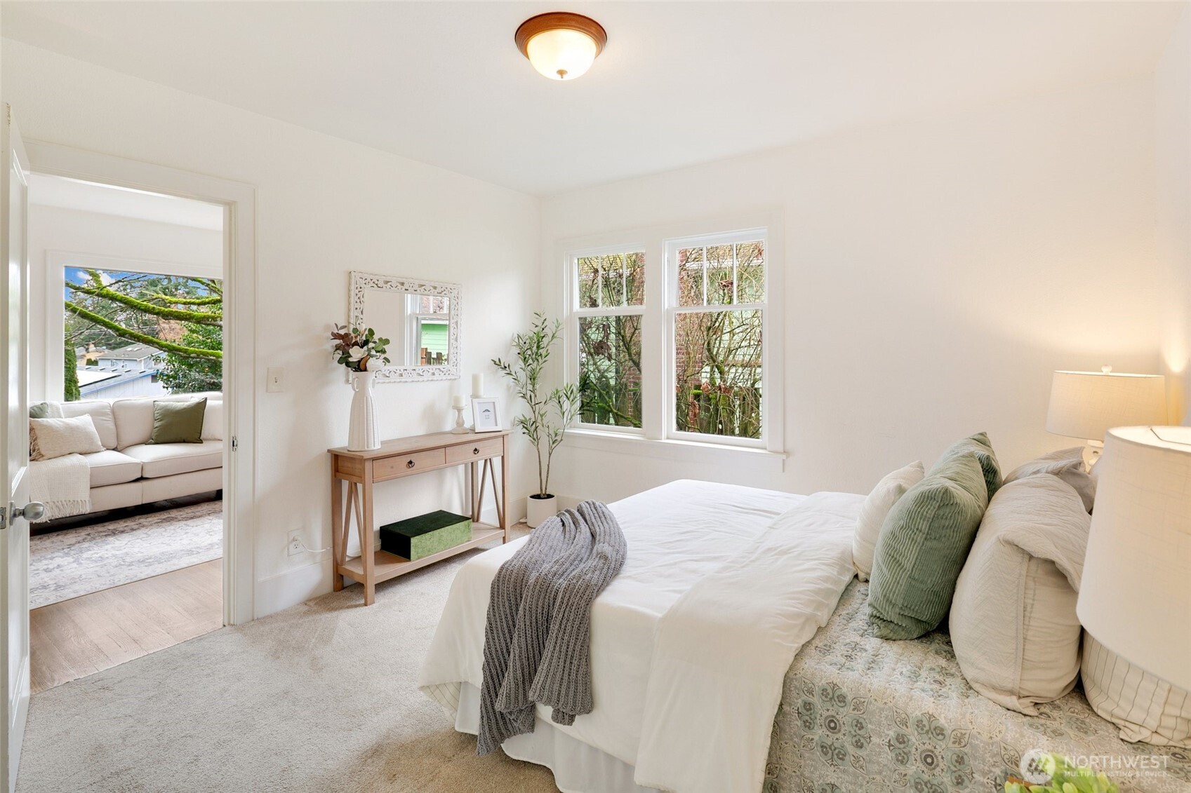 920 N 102nd Street , Seattle, WA 98133