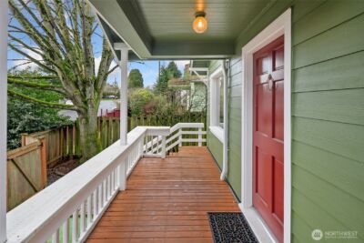 920 N 102nd Street , Seattle, WA 98133 - Photo 4