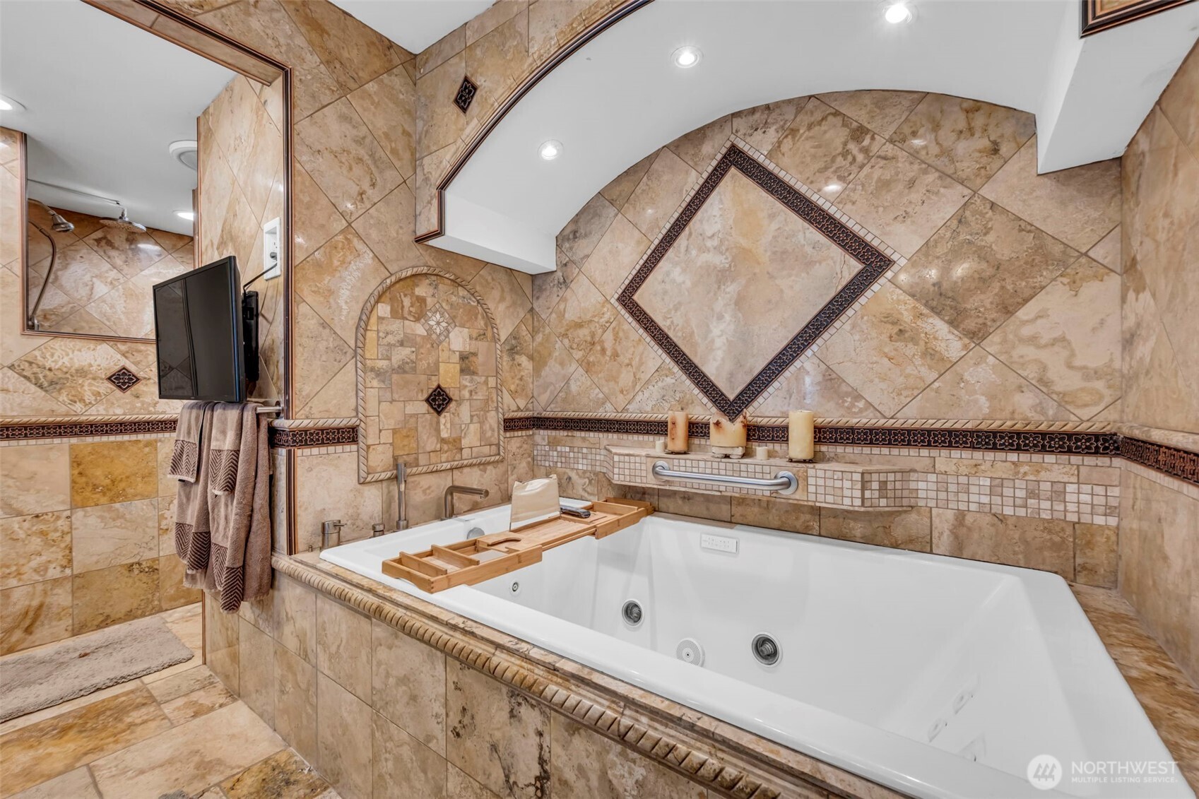 6490 NE Monte Vista Drive , Bainbridge Island, WA 98110