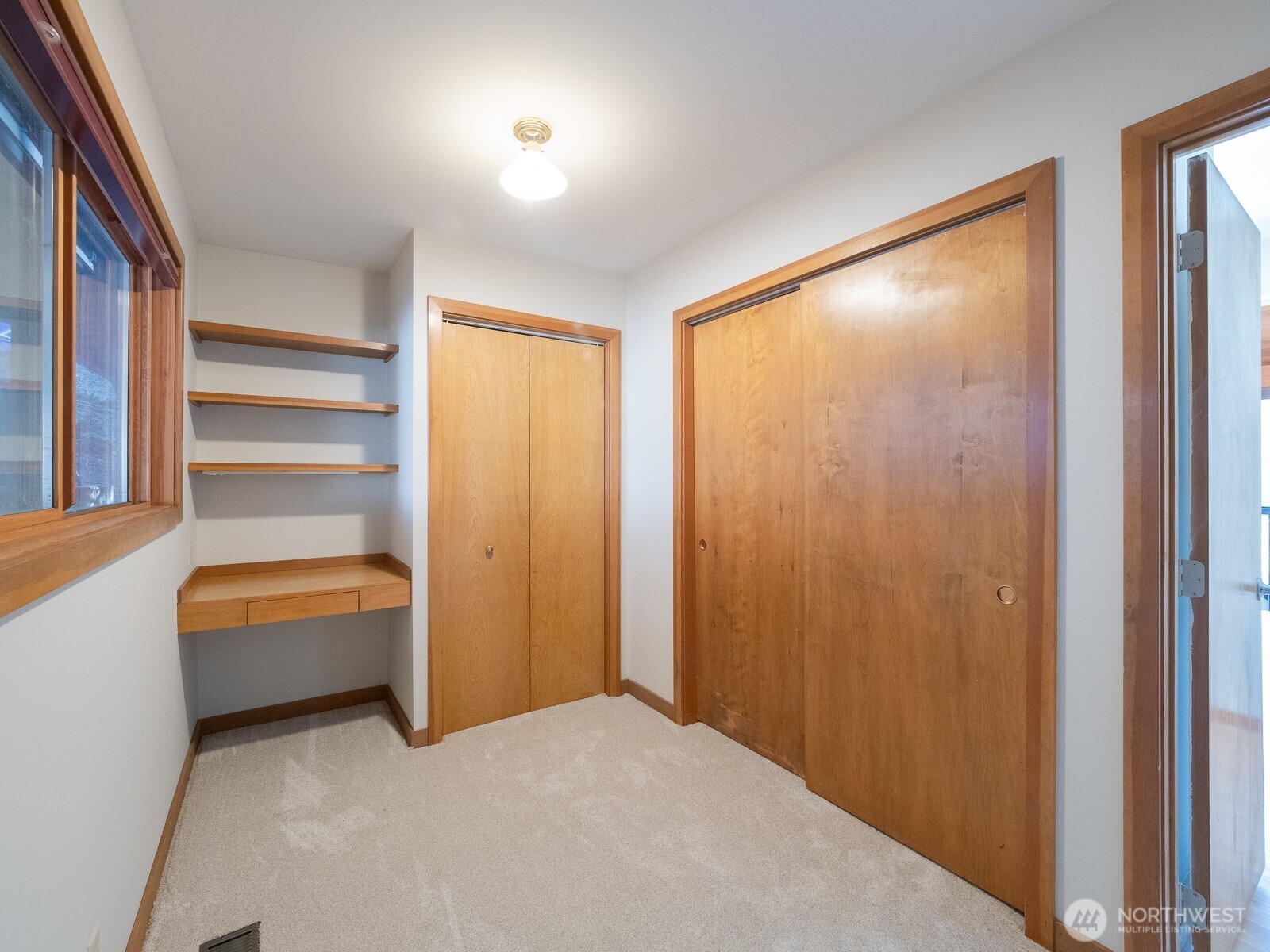 6490 NE Monte Vista Drive , Bainbridge Island, WA 98110