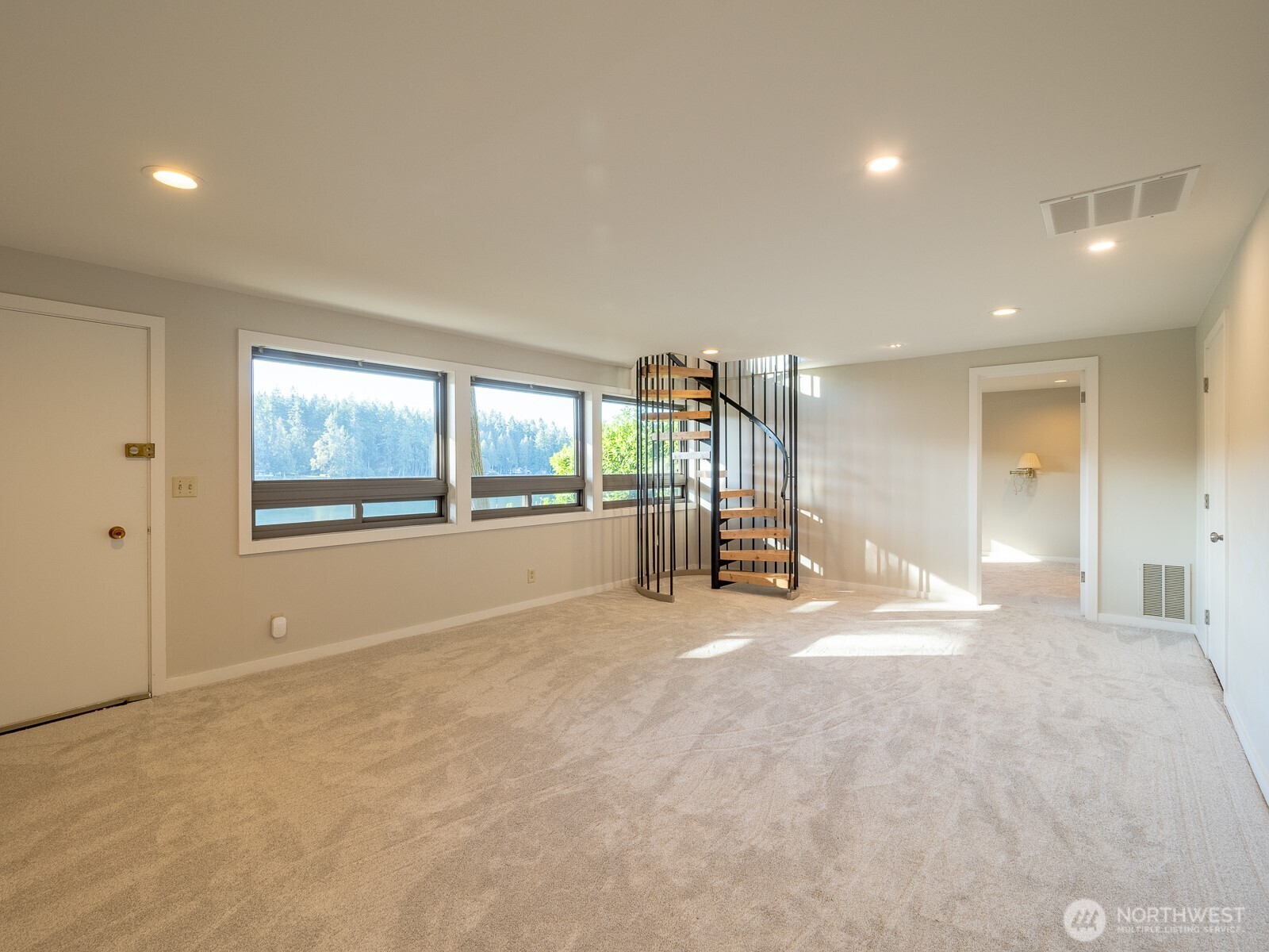 6490 NE Monte Vista Drive , Bainbridge Island, WA 98110