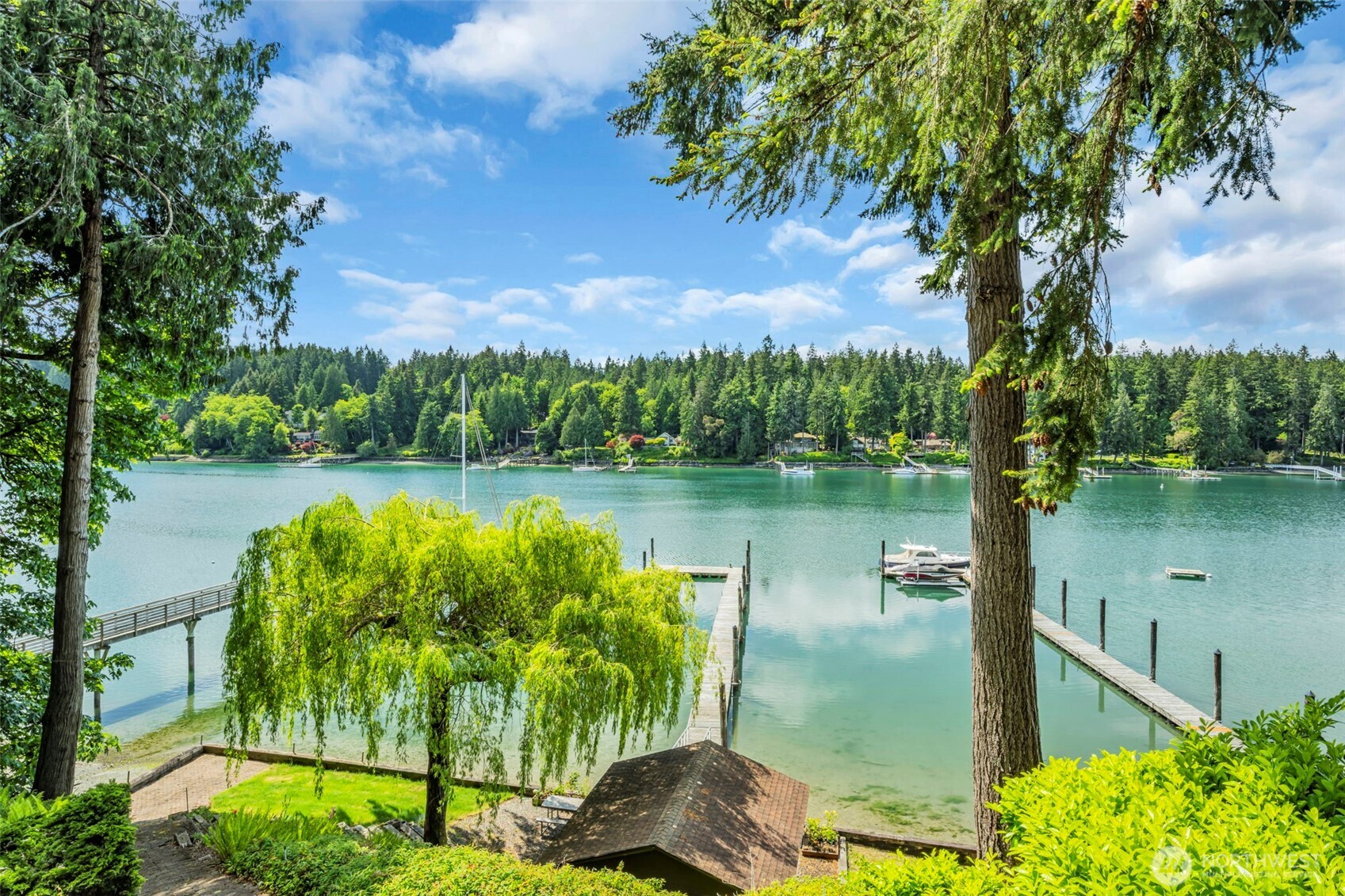 6490 NE Monte Vista Drive , Bainbridge Island, WA 98110