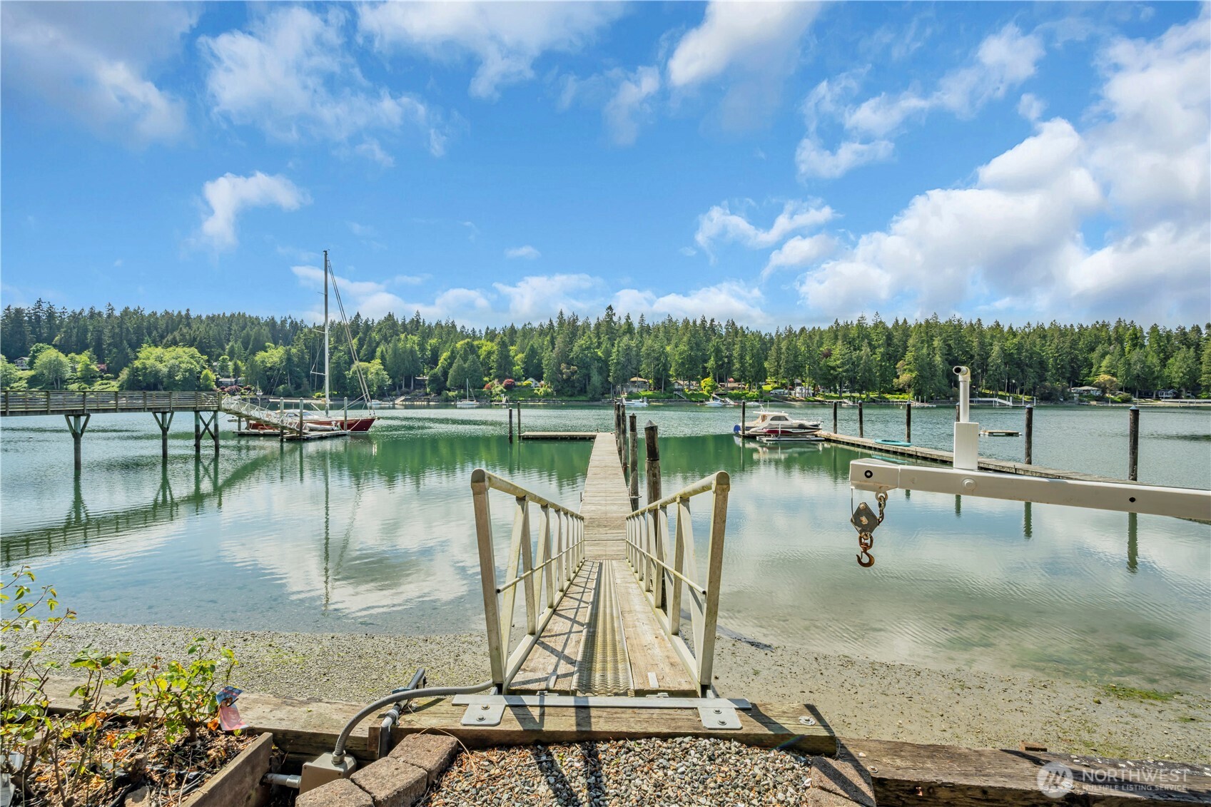 6490 NE Monte Vista Drive , Bainbridge Island, WA 98110