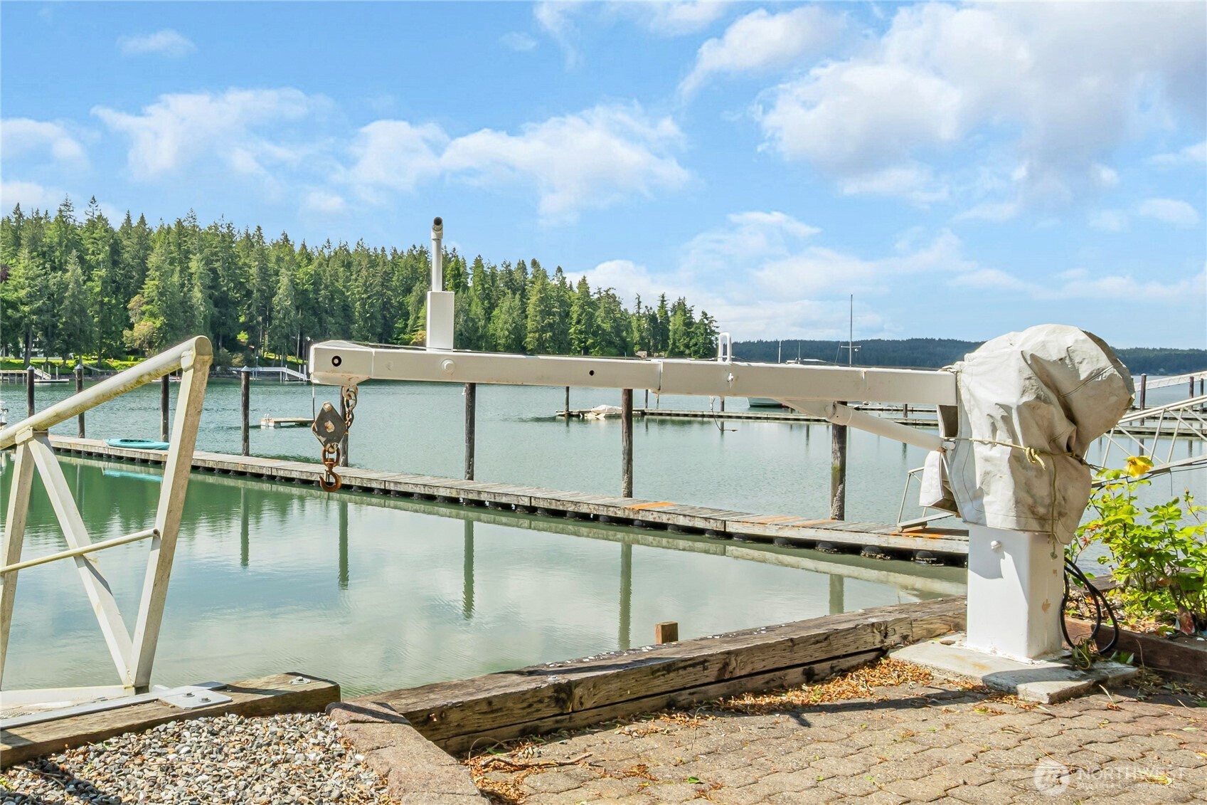 6490 NE Monte Vista Drive , Bainbridge Island, WA 98110