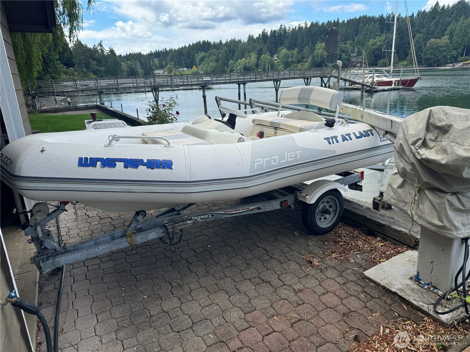 6490 NE Monte Vista Drive , Bainbridge Island, WA 98110