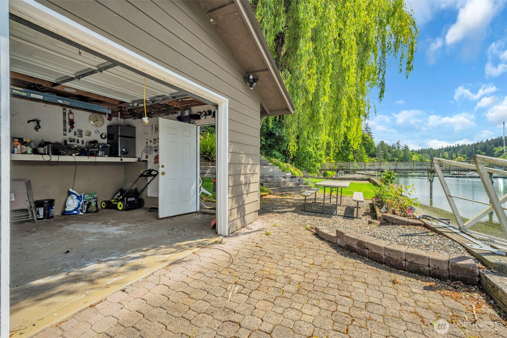 6490 NE Monte Vista Drive , Bainbridge Island, WA 98110