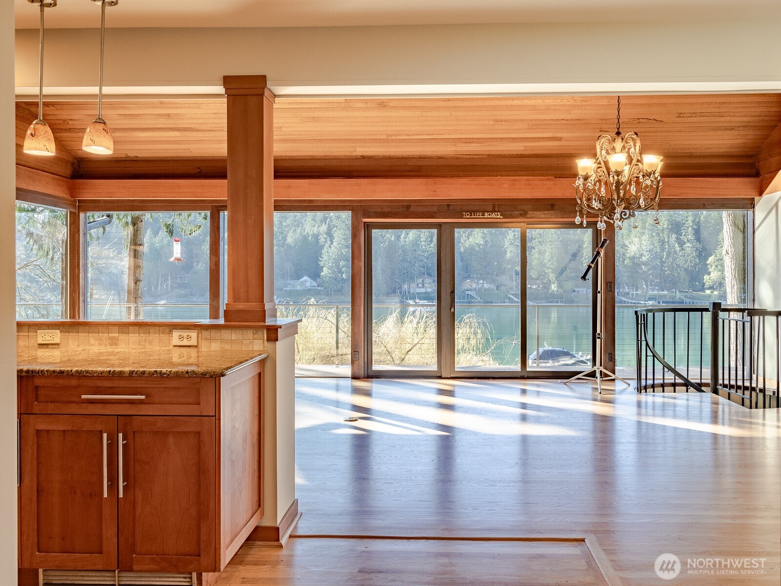 6490 NE Monte Vista Drive , Bainbridge Island, WA 98110