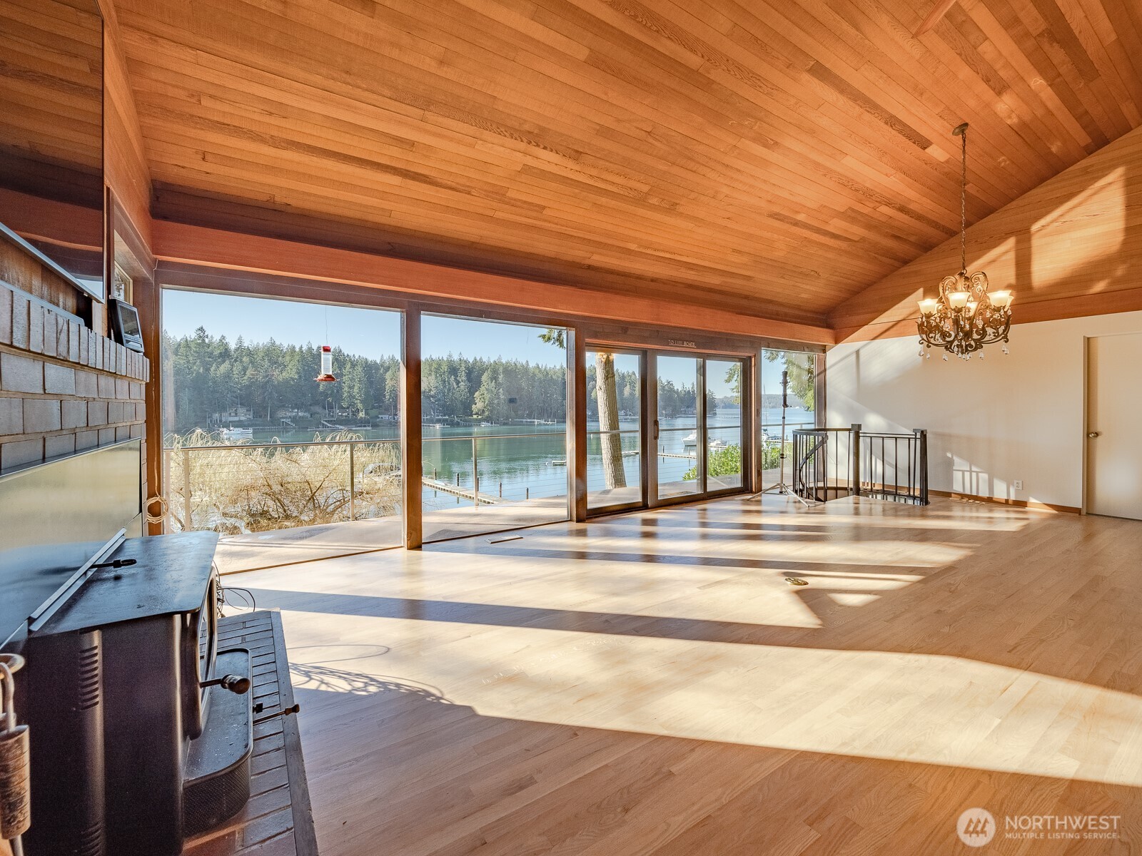 6490 NE Monte Vista Drive , Bainbridge Island, WA 98110