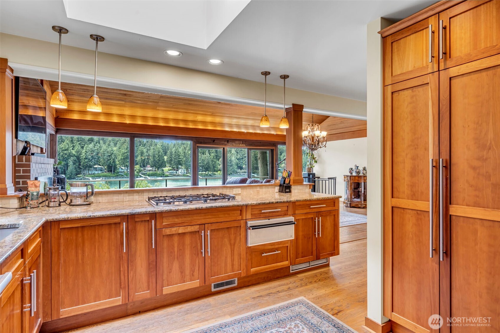 6490 NE Monte Vista Drive , Bainbridge Island, WA 98110