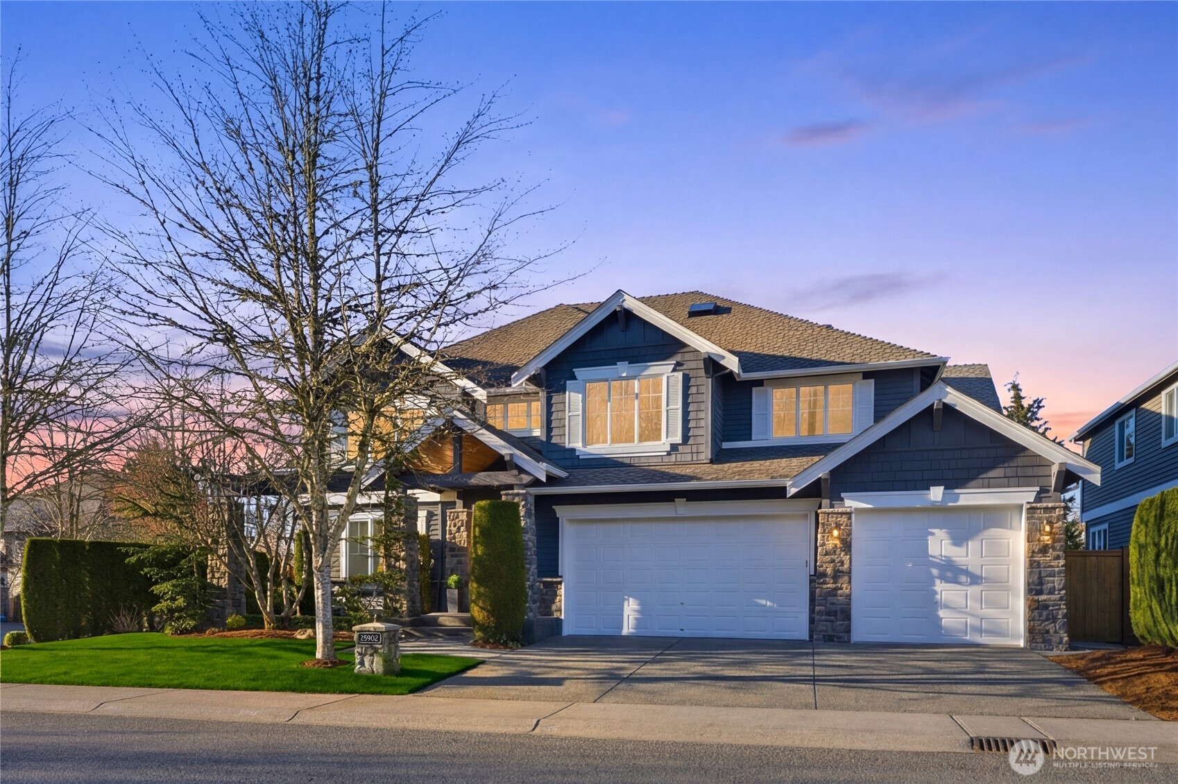 25902 NE 1st Place , Sammamish, WA 98074-3477