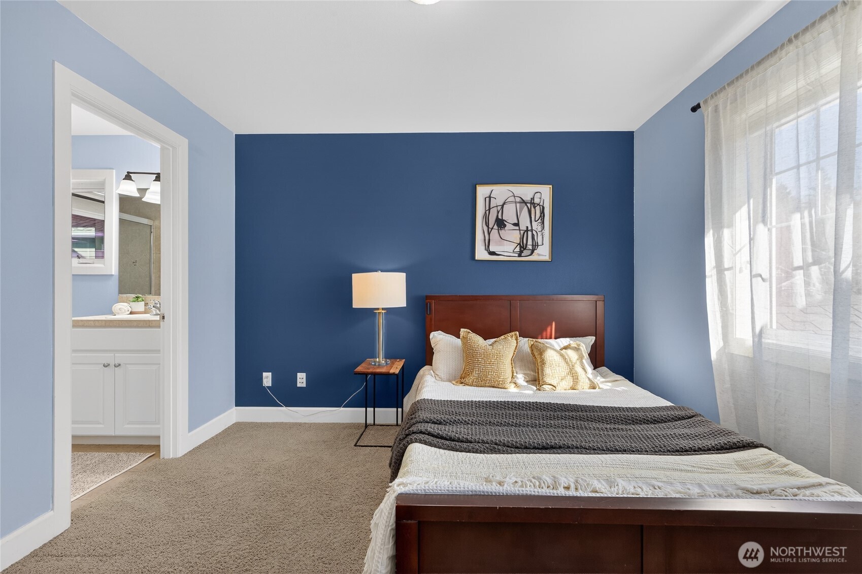 25902 NE 1st Place , Sammamish, WA 98074-3477