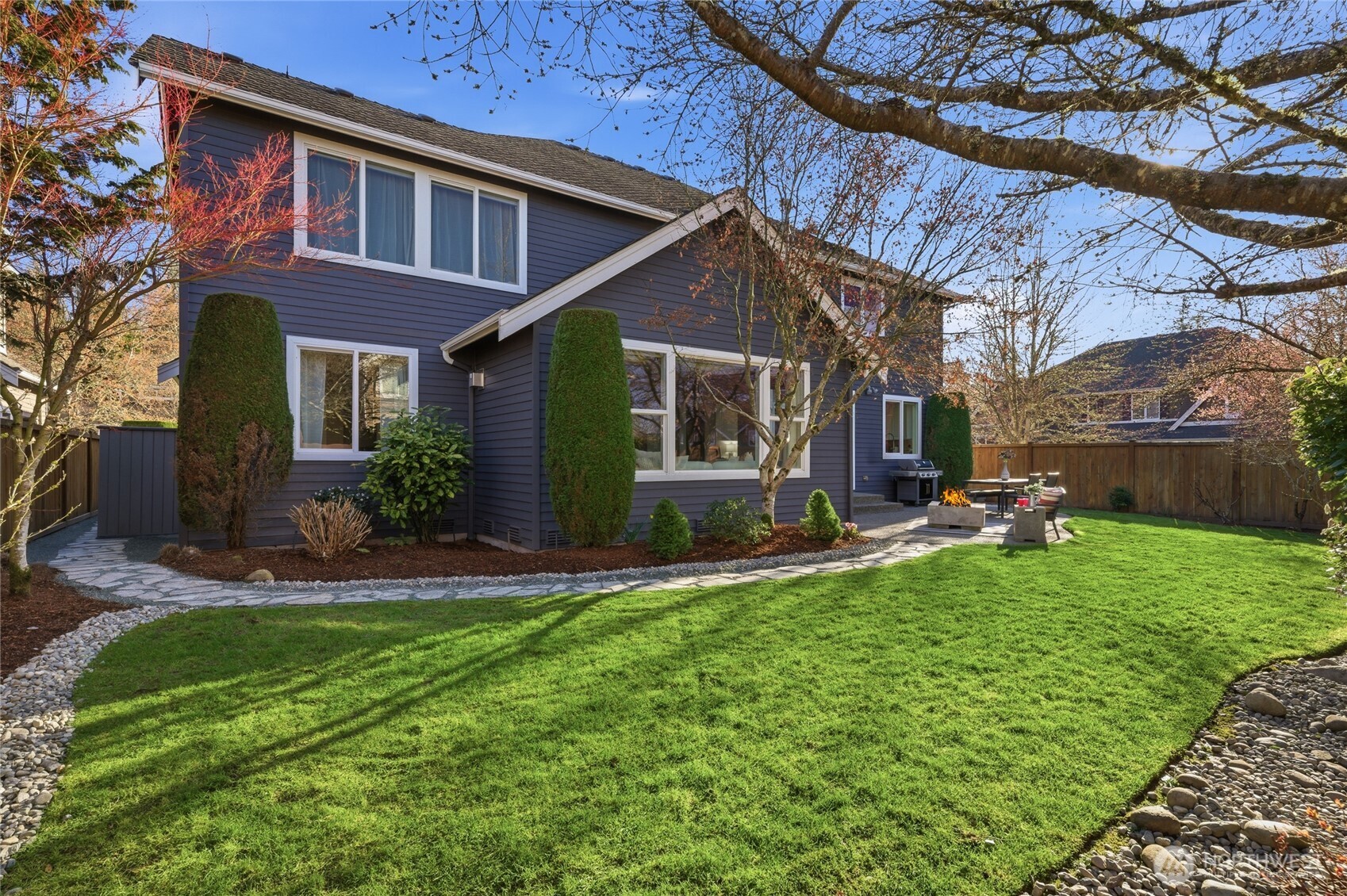 25902 NE 1st Place , Sammamish, WA 98074-3477