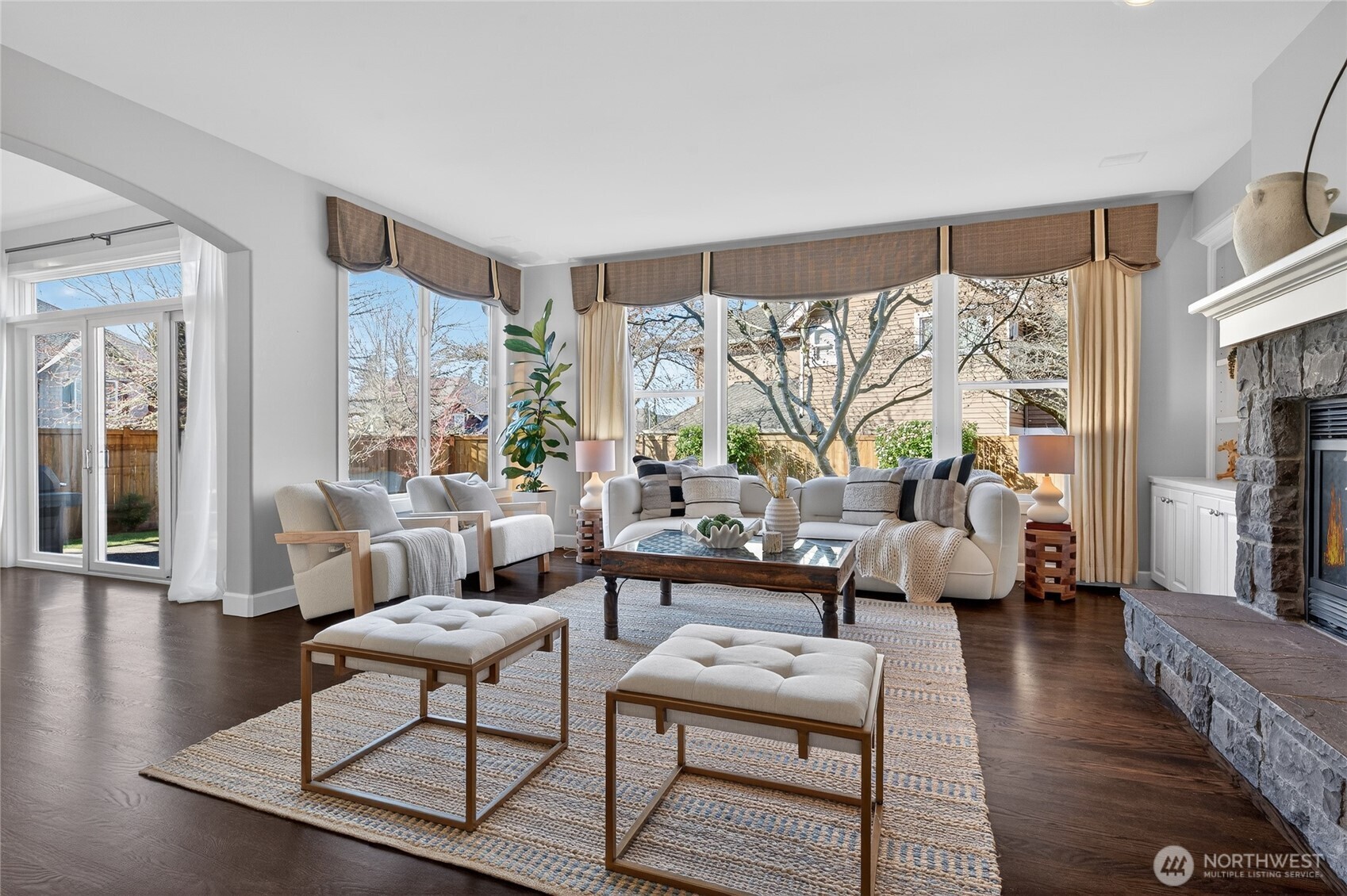 25902 NE 1st Place , Sammamish, WA 98074-3477