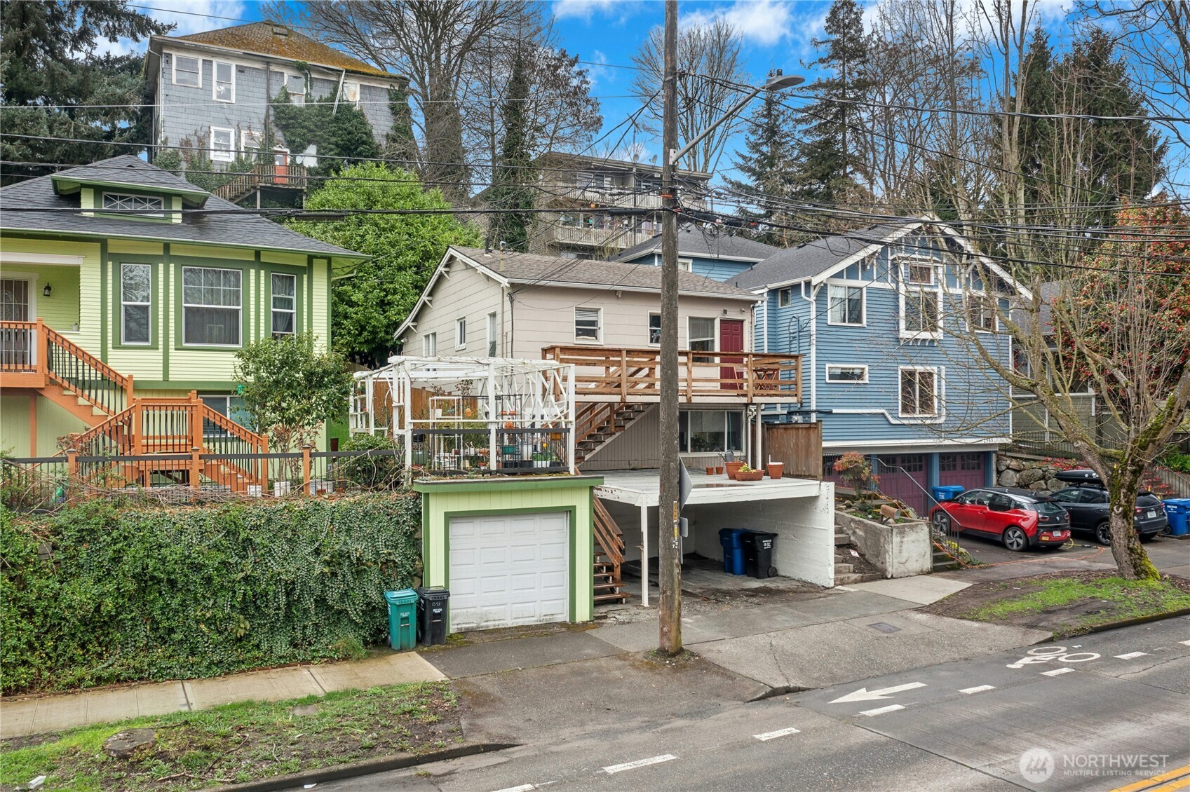 1537 15th Avenue NE, Seattle, WA 98144