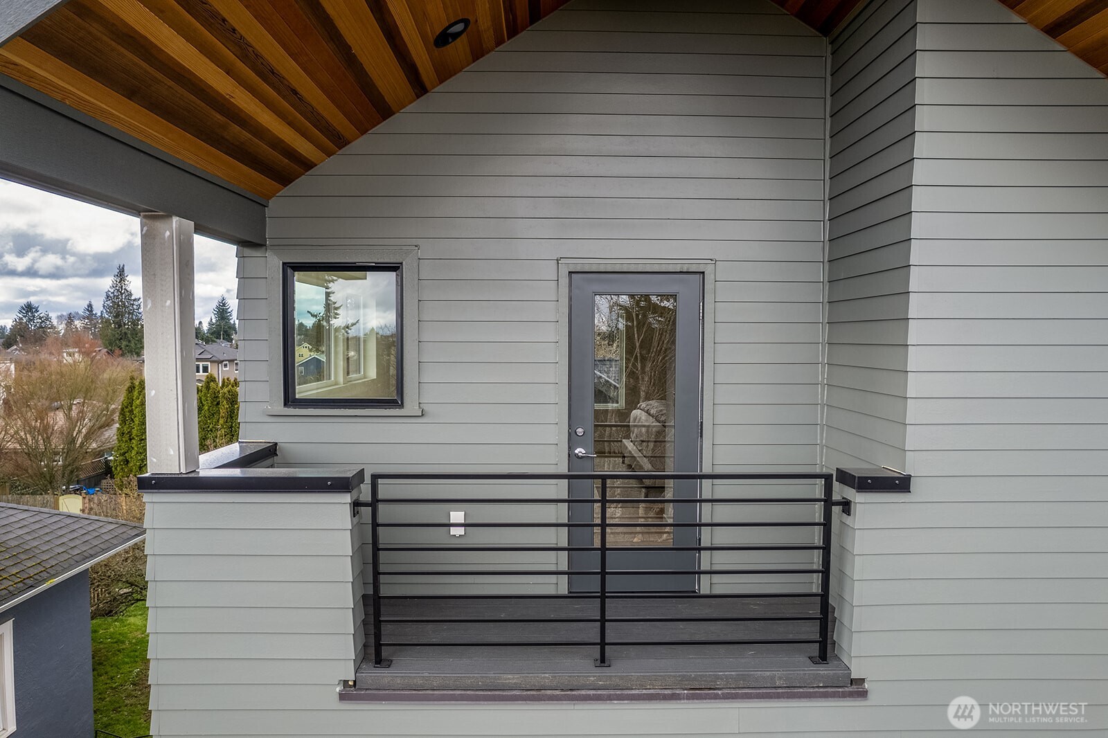 8321 25th Avenue NW #B, Seattle, WA 98117