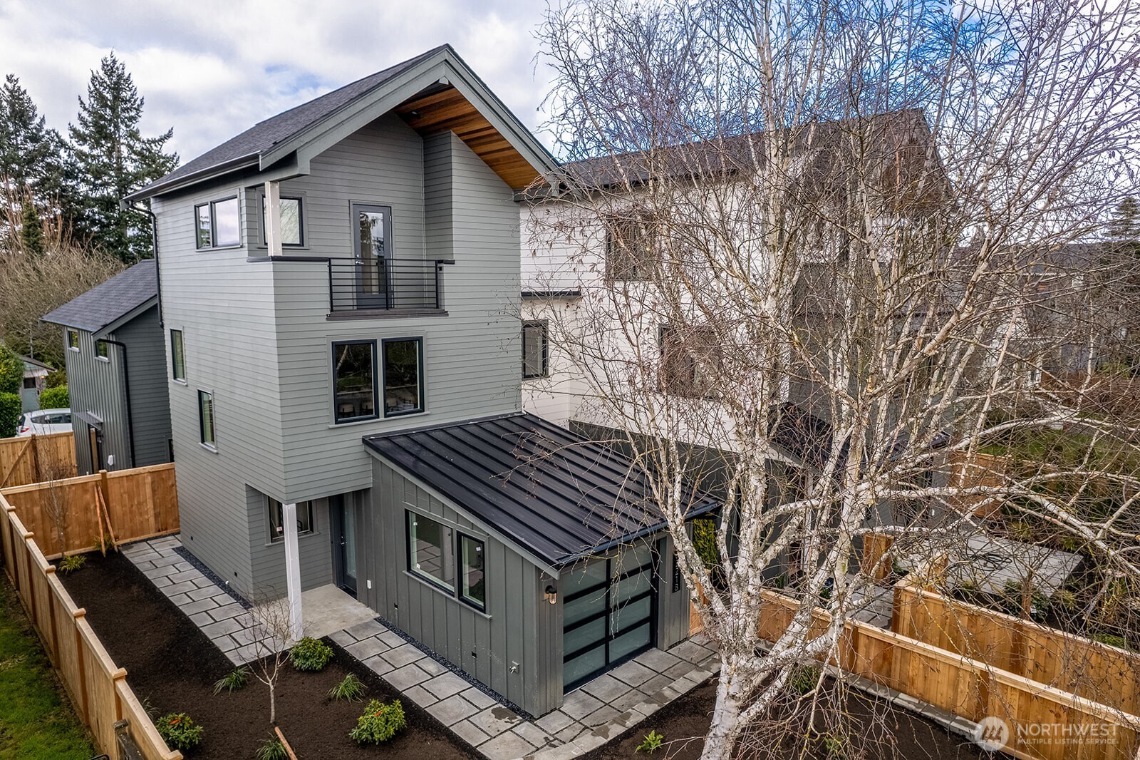 8321 25th Avenue NW #B, Seattle, WA 98117