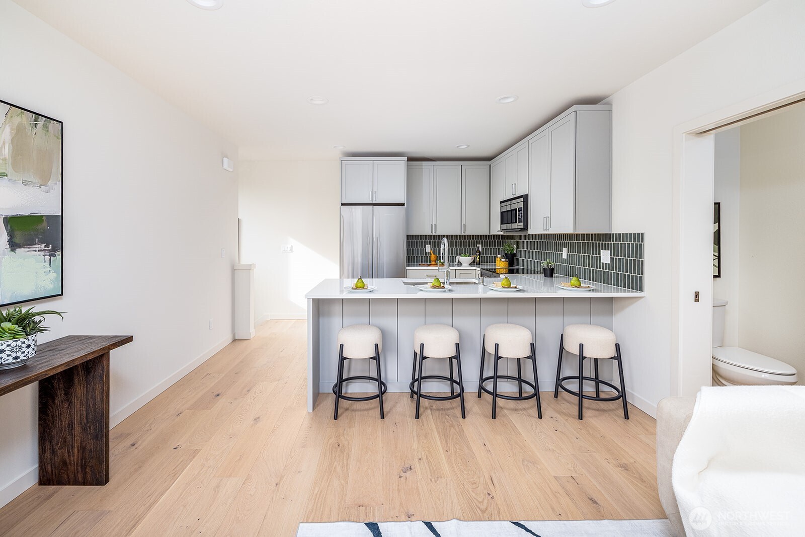 8321 25th Avenue NW #B, Seattle, WA 98117