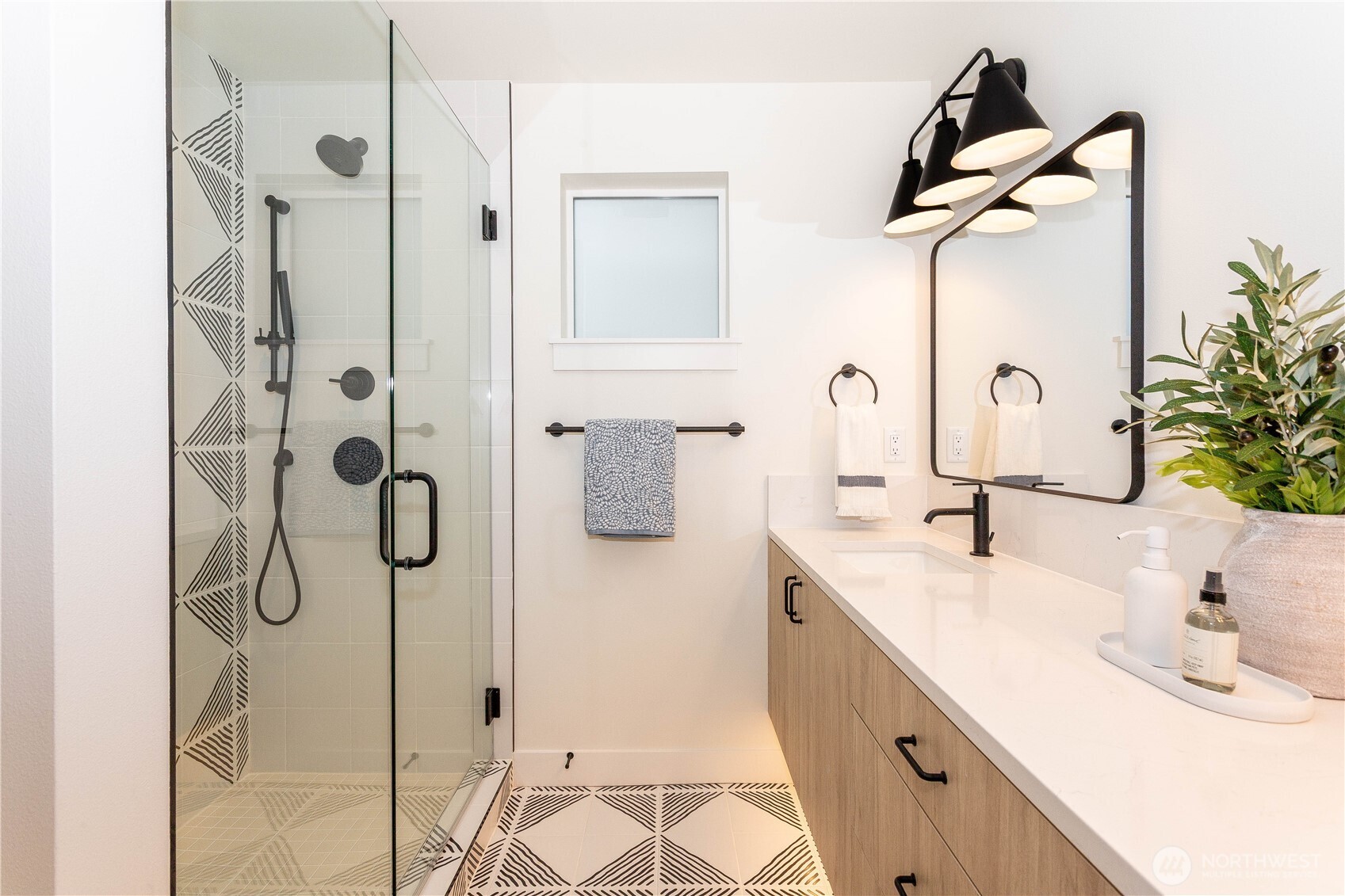 7341 21st Avenue NE #B, Seattle, WA 98115