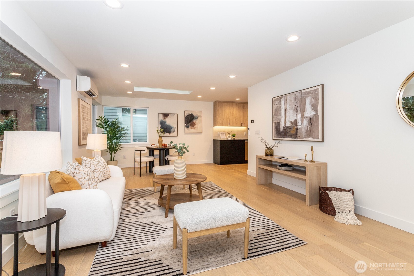 7341 21st Avenue NE #B, Seattle, WA 98115